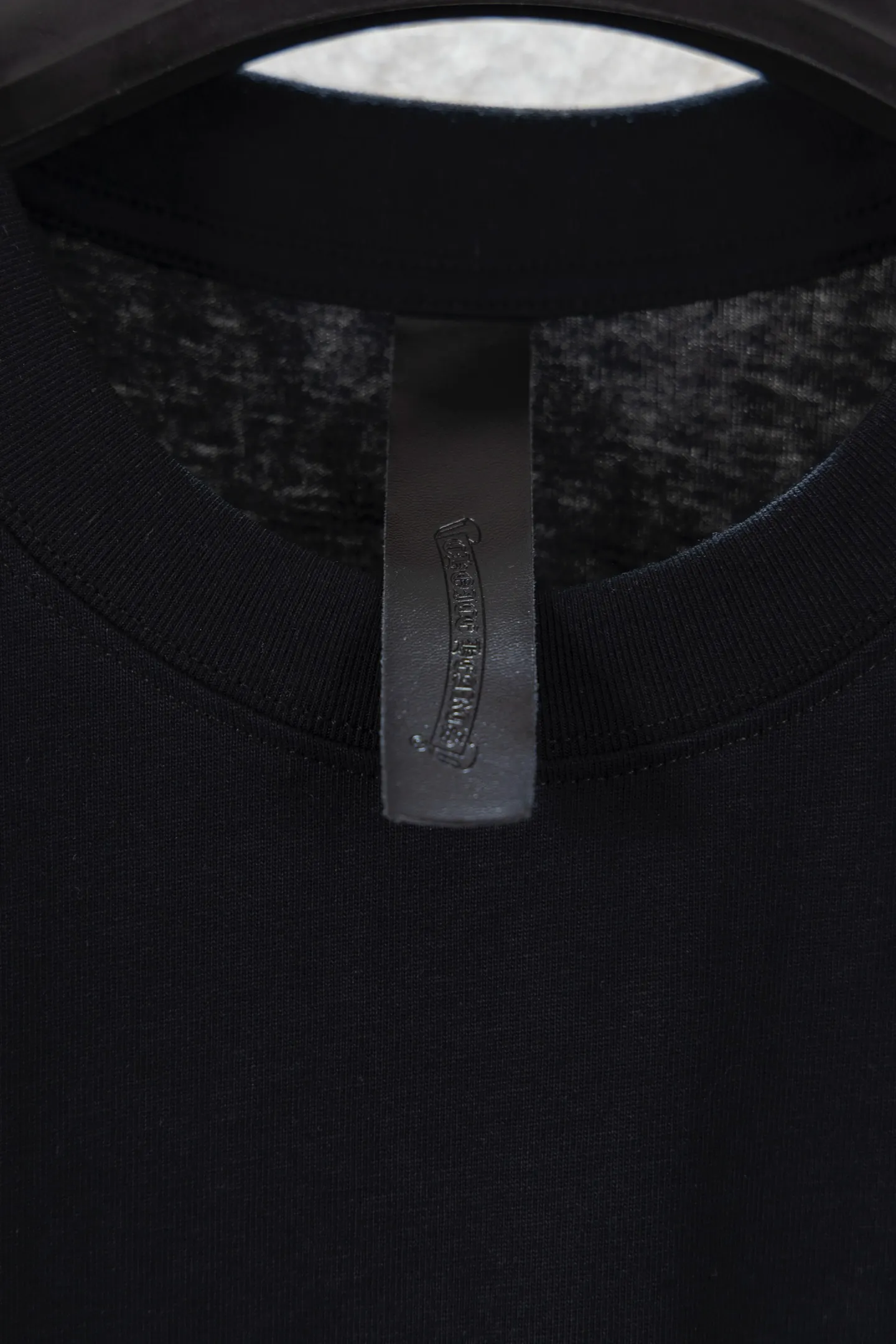 Leather Cross Patch Embroidered T-Shirt D13312608 — view 11
