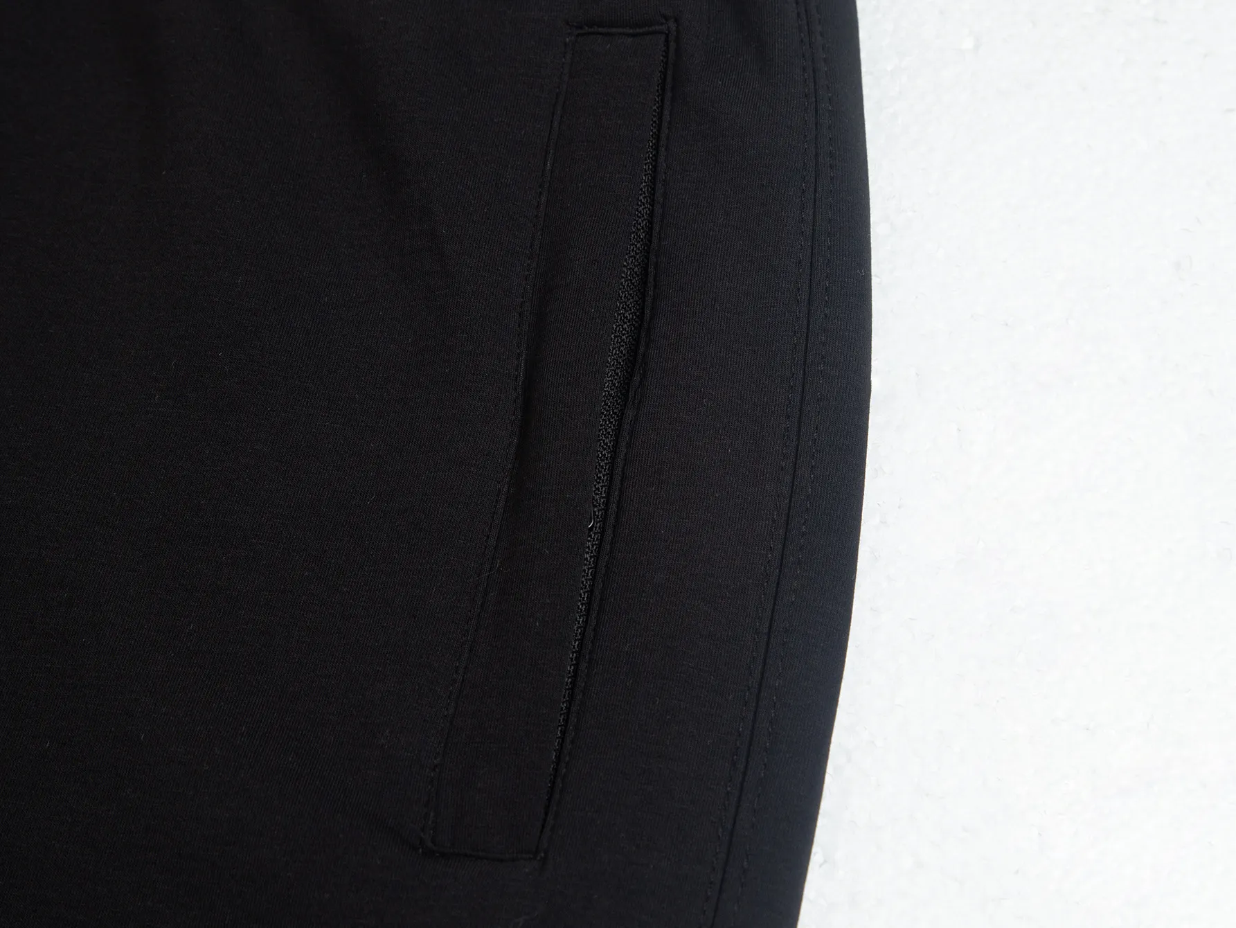 Logo-Patch Cotton-Blend Jersey Shorts D13516206 — view 4