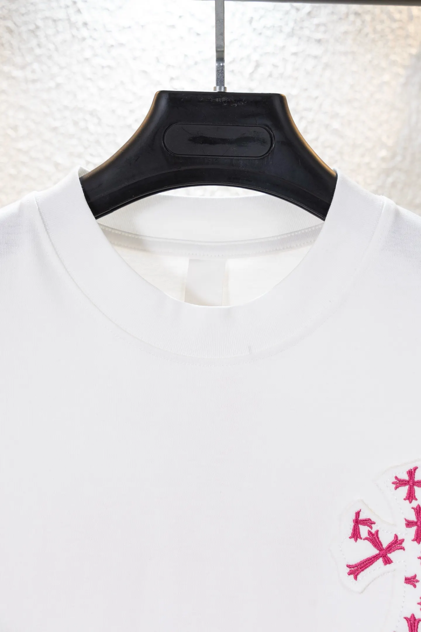 Cross Patch Embroidered Cotton T-Shirt D14011552 — view 3