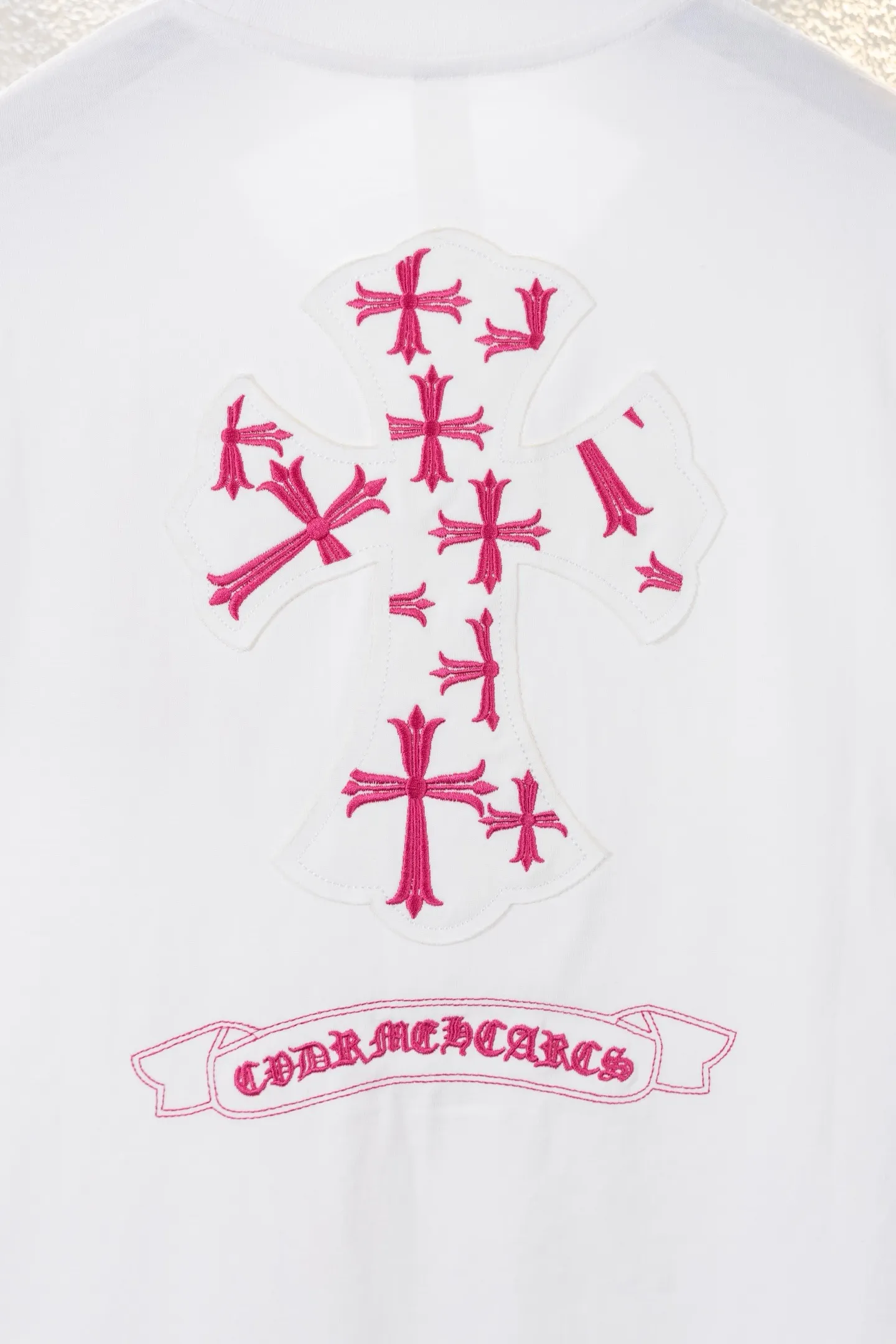 Cross Patch Embroidered Cotton T-Shirt D14011552 — view 5