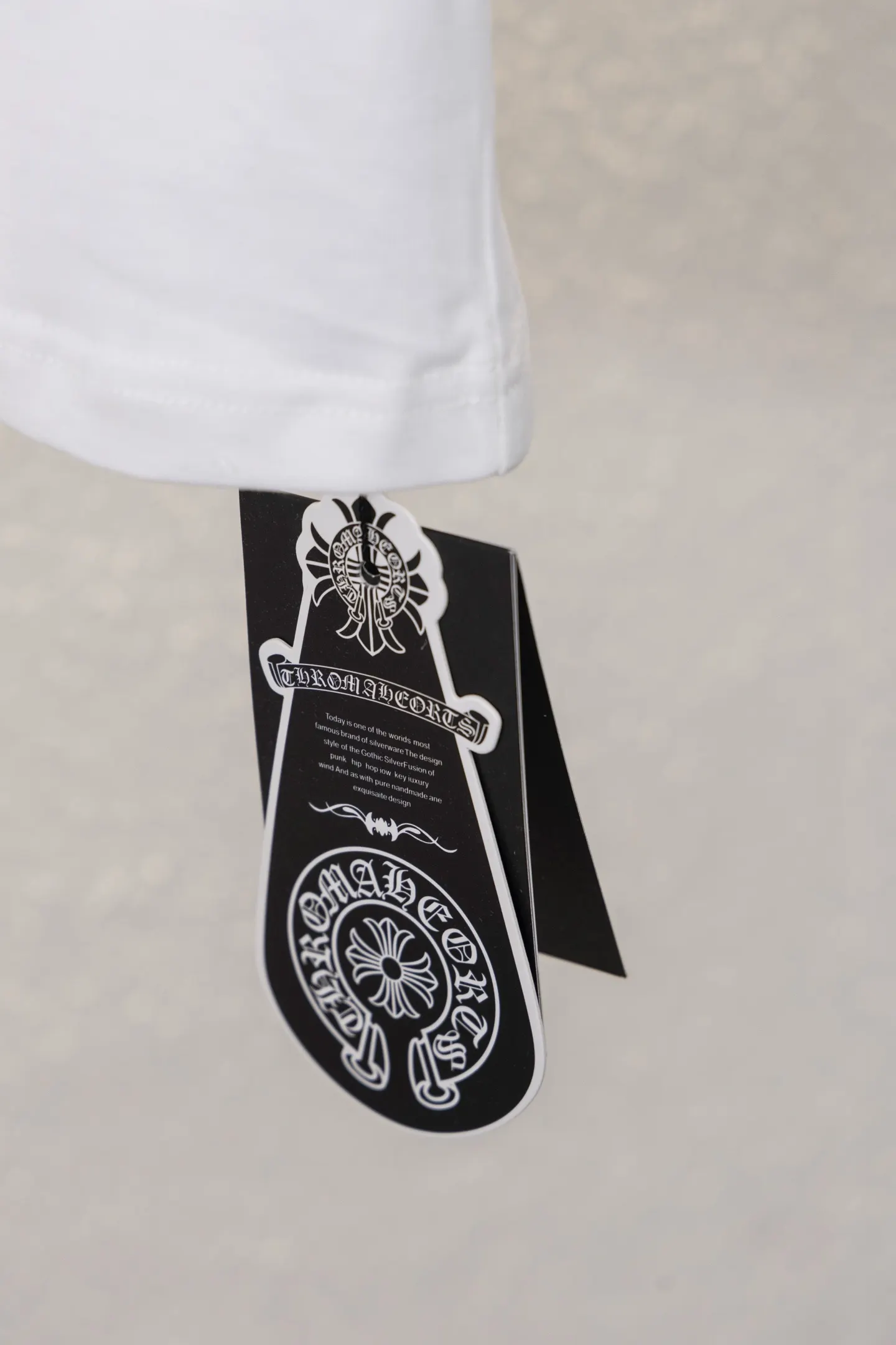 Cross Patch Embroidered Cotton T-Shirt D14011552 — view 10