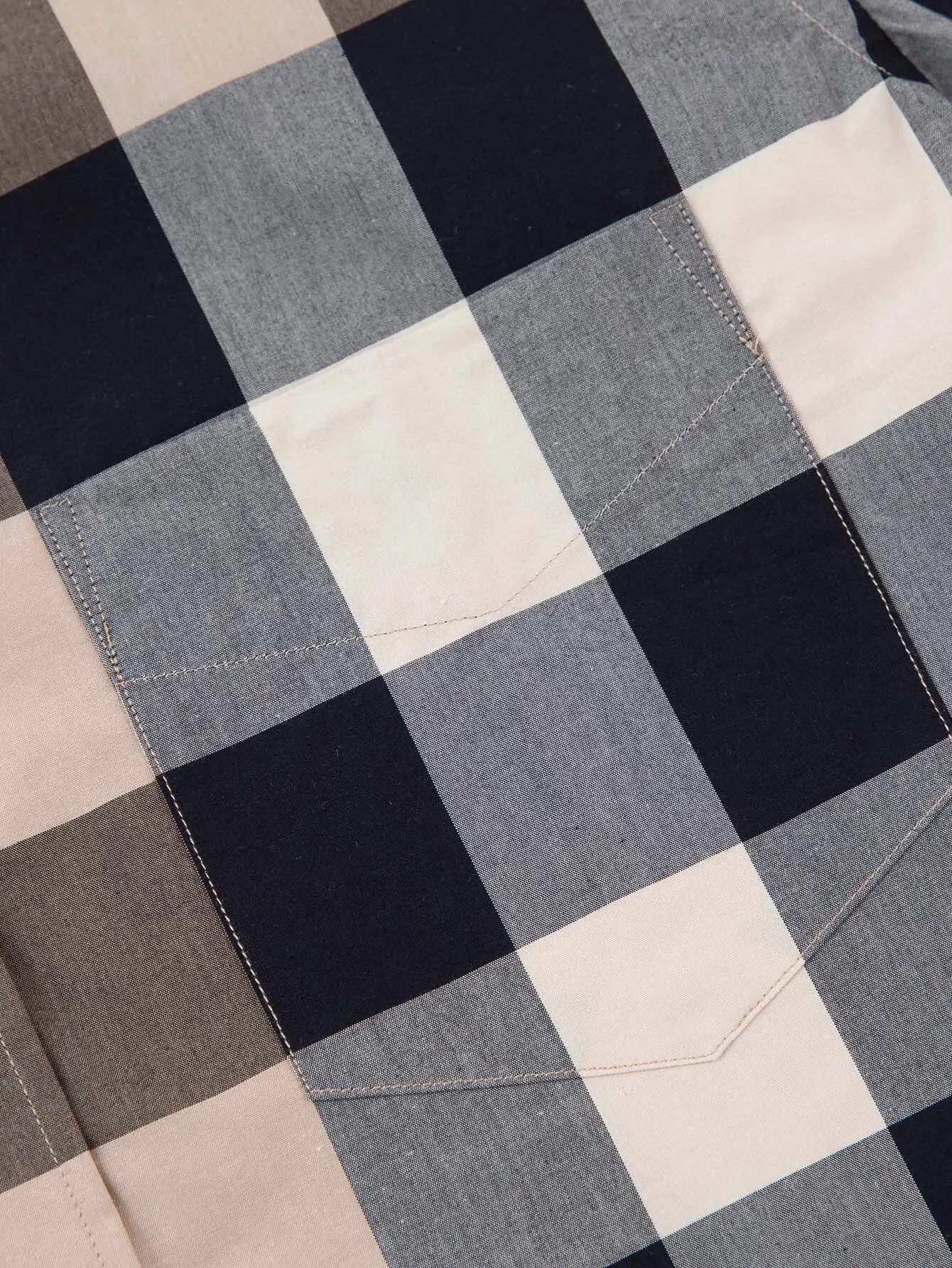 Giant Check Short-Sleeve Shirt D14016369 — view 6