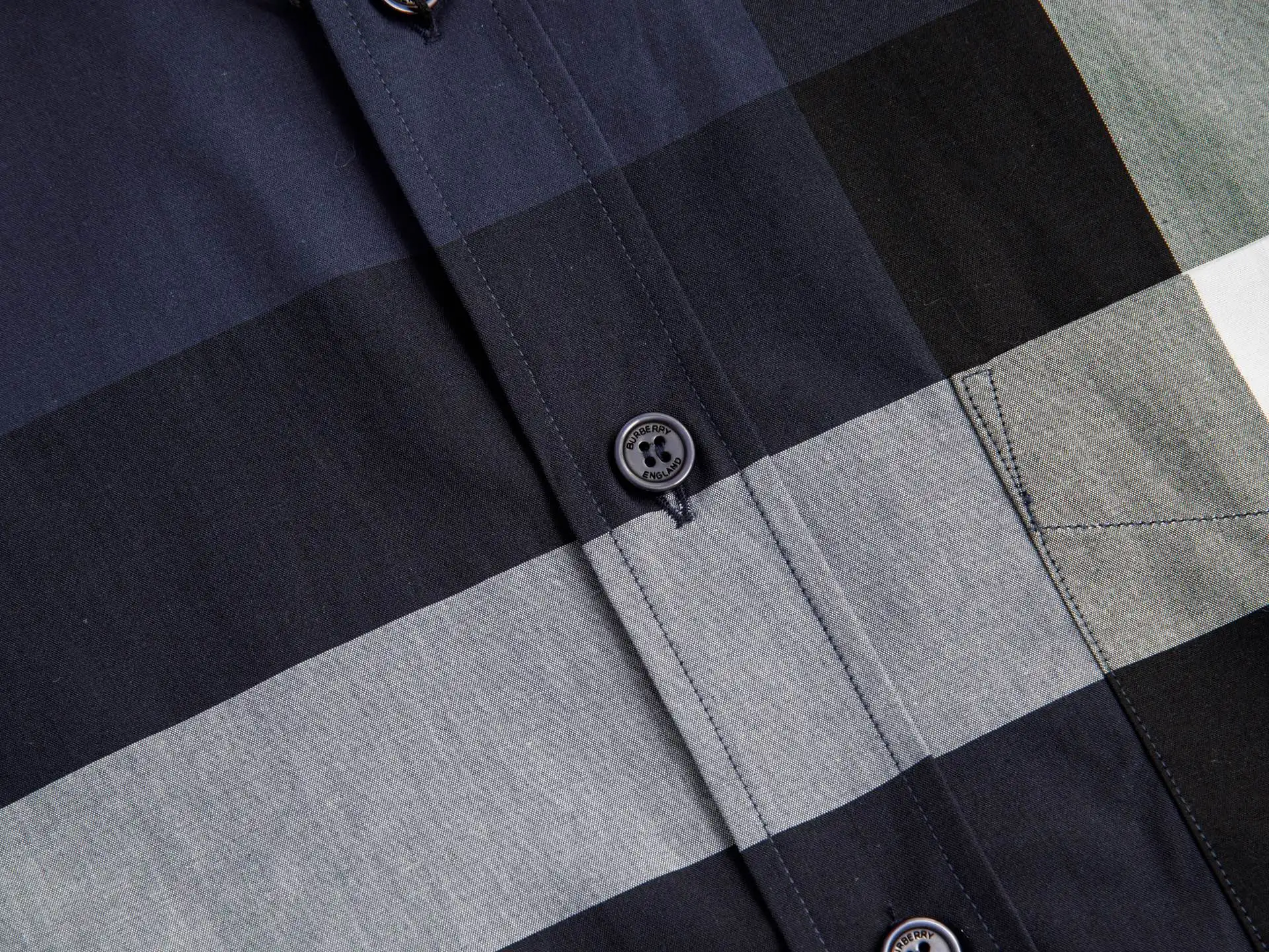 Check Print Short-Sleeve Cotton Shirt D14016370 — view 8