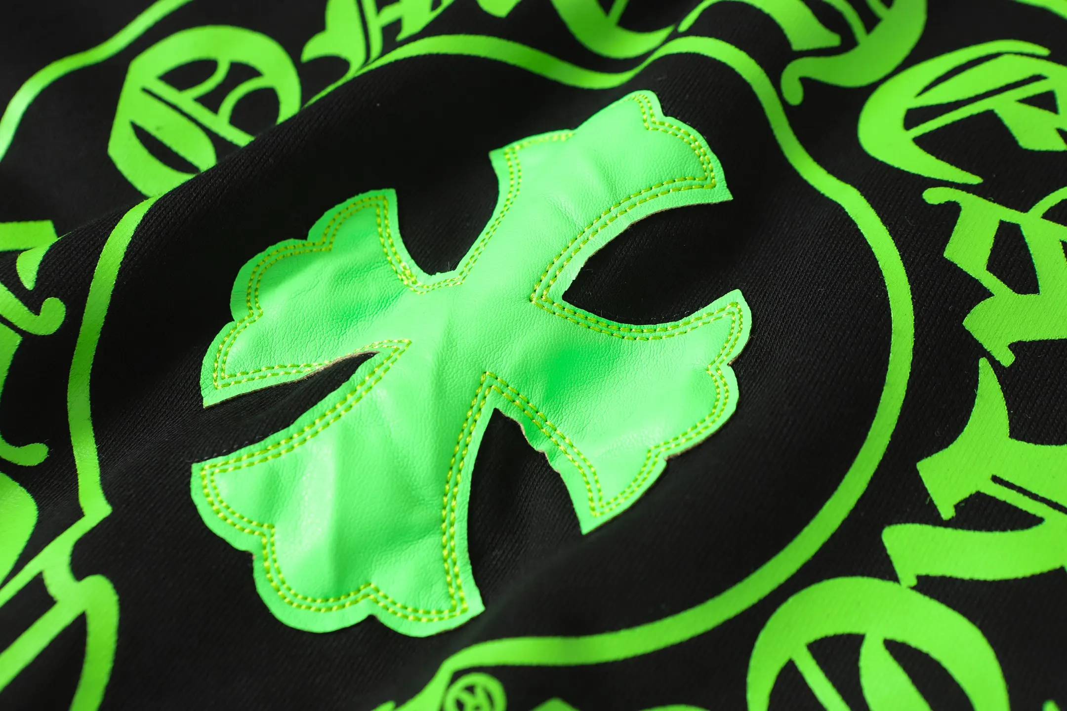 Horseshoe Logo Graphic Hoodie D14513981 — view 9