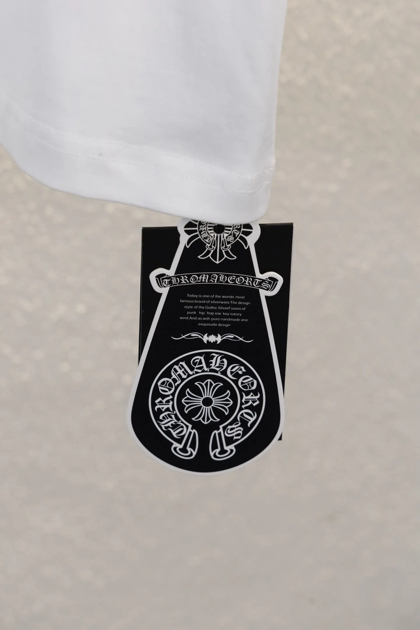 Embroidered Horseshoe Cross Oversized T-Shirt D14511547 — view 10