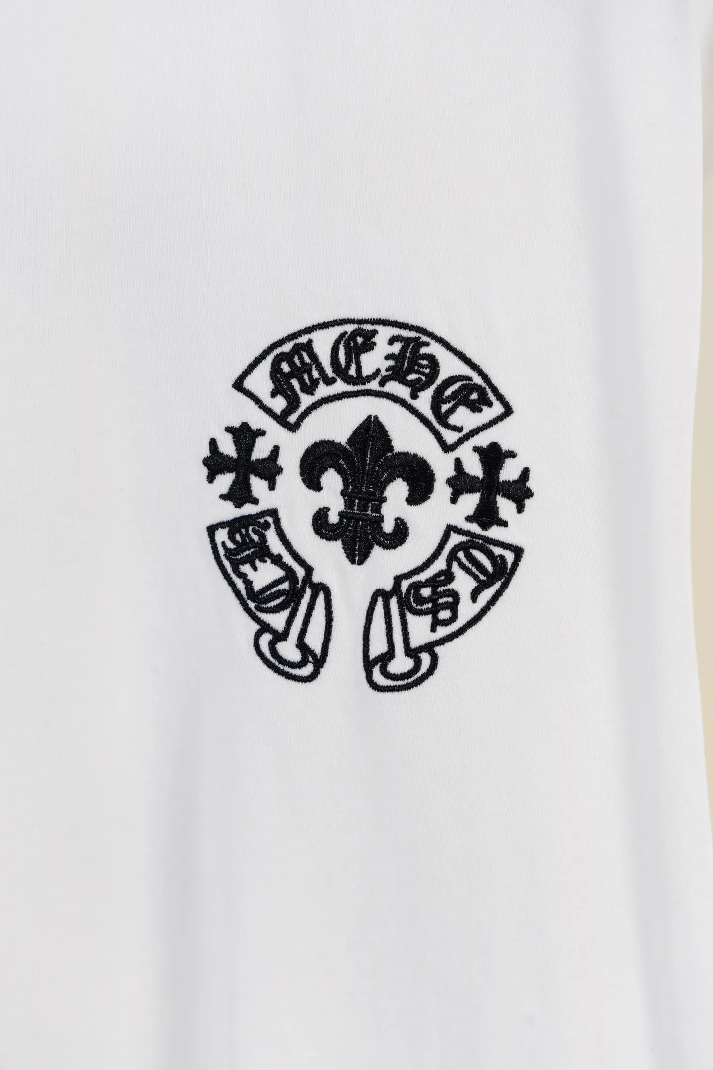 Embroidered Horseshoe Cross Oversized T-Shirt D14511550 — view 5