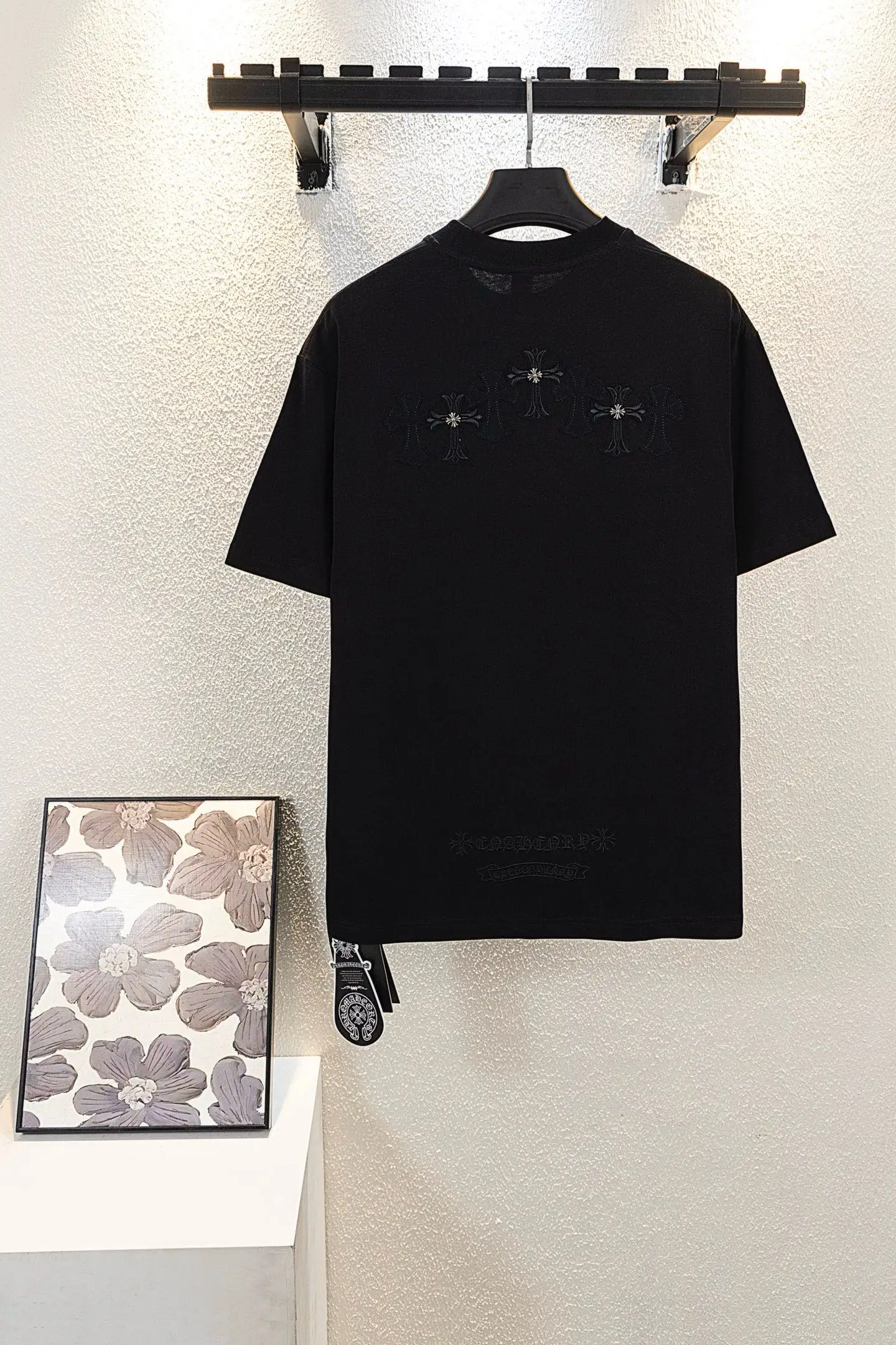 Leather Patch Cross Crew-Neck T-Shirt D14511548 — view 2