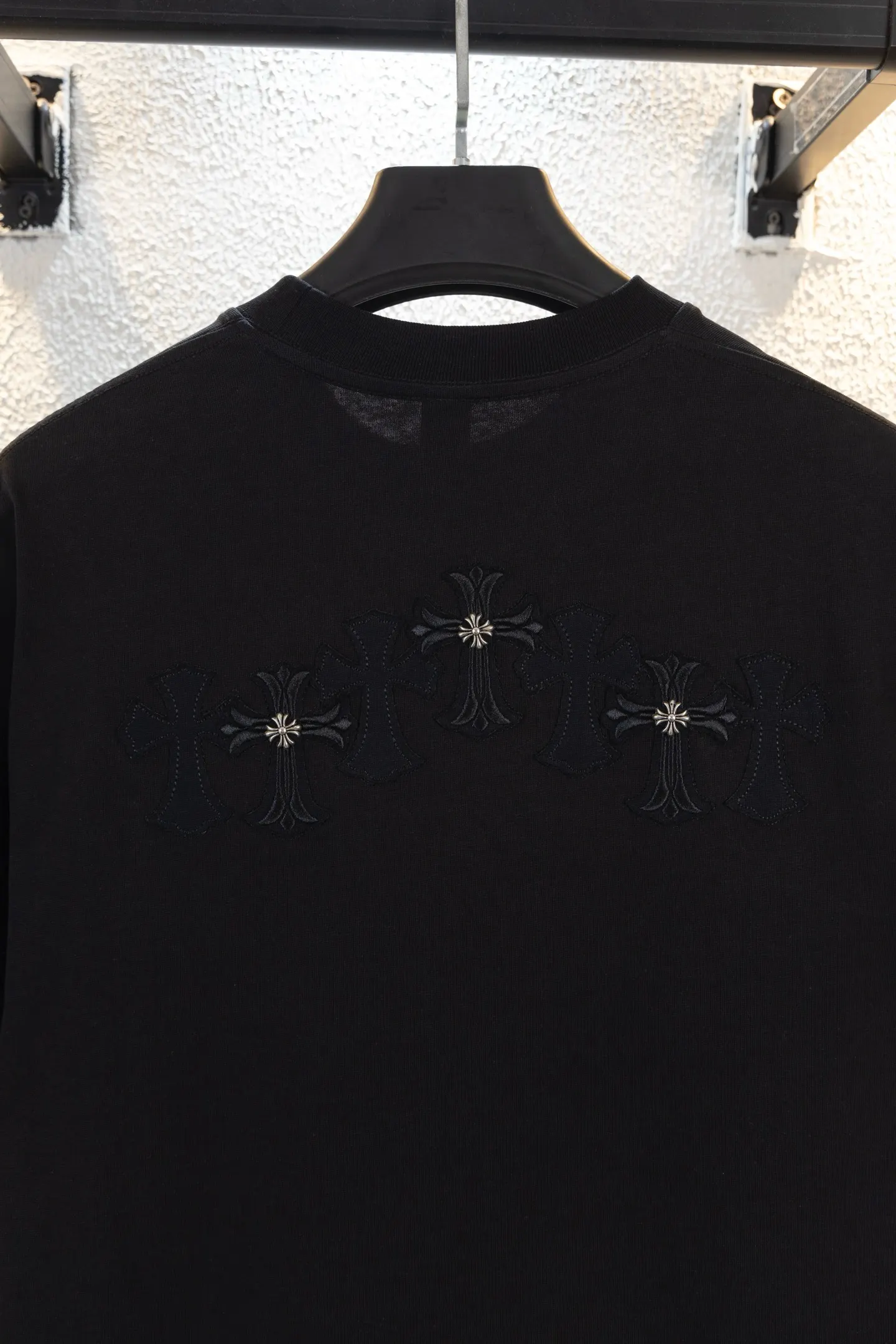 Leather Patch Cross Crew-Neck T-Shirt D14511548 — view 4