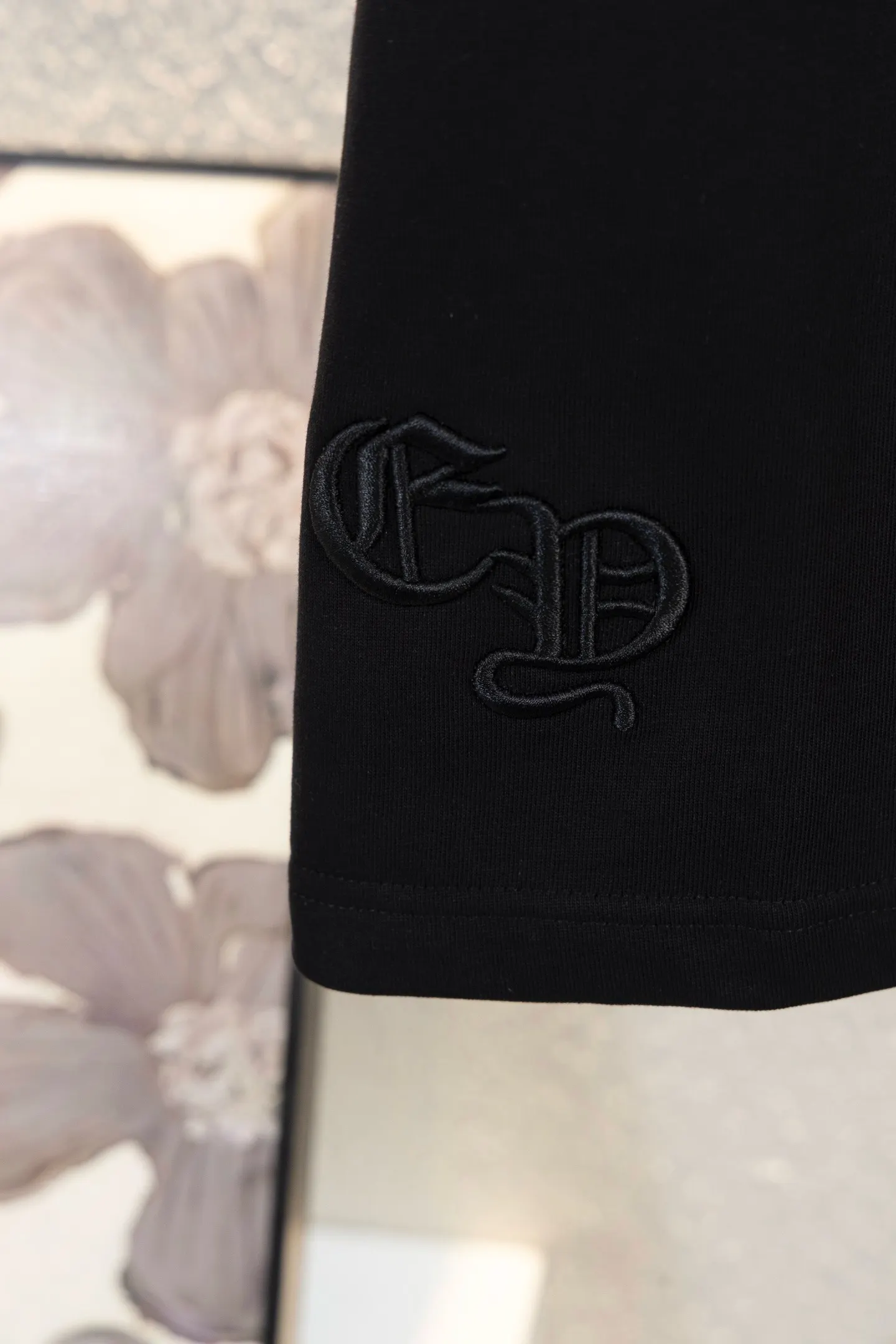 Leather Patch Cross Crew-Neck T-Shirt D14511548 — view 7