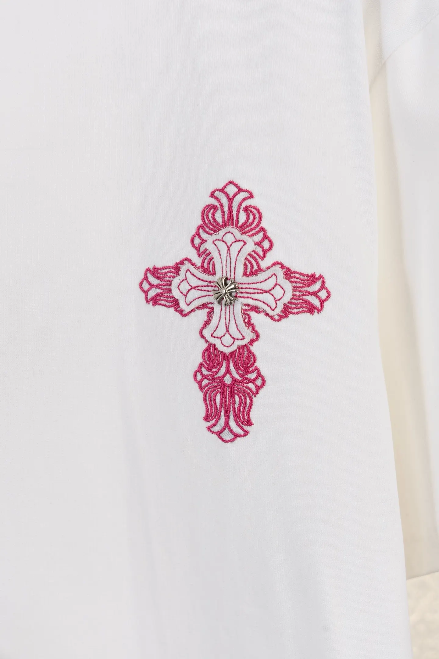 Cross Patch Embroidered Cotton T-Shirt D14511538 — view 4