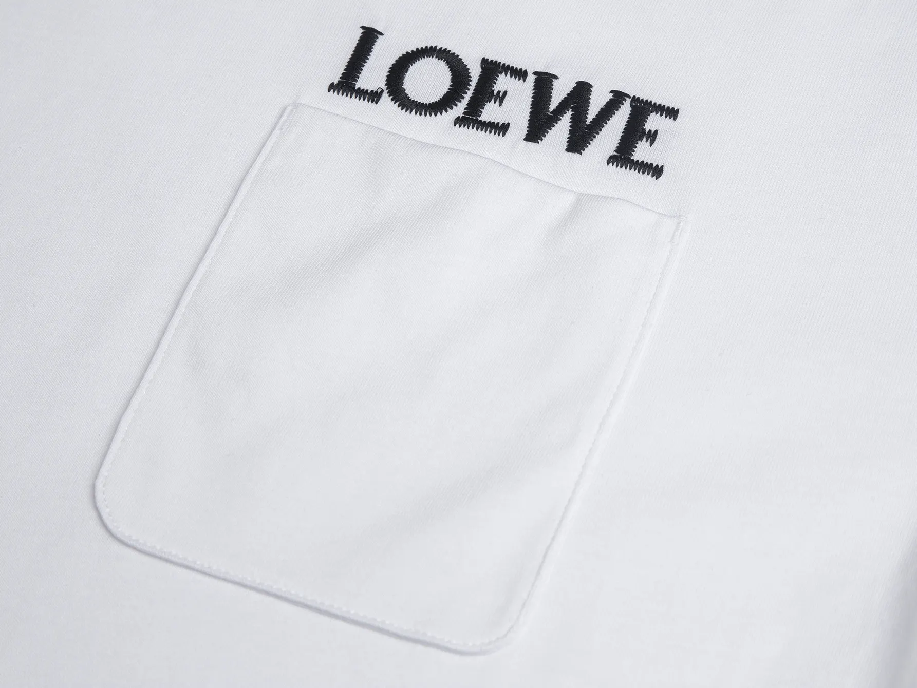 Logo Embroidery Pocket T-Shirt D14515656 — view 3