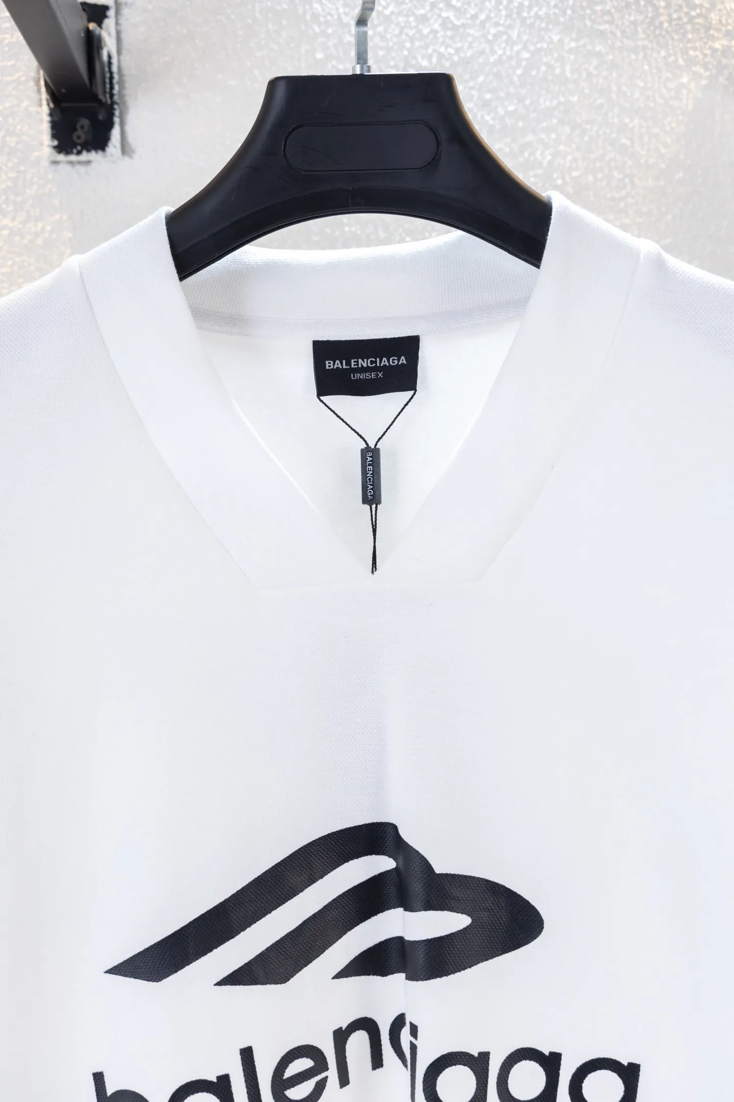 Skiwear Oversized V-Neck Long-Sleeve T-Shirt D14812662 — view 3