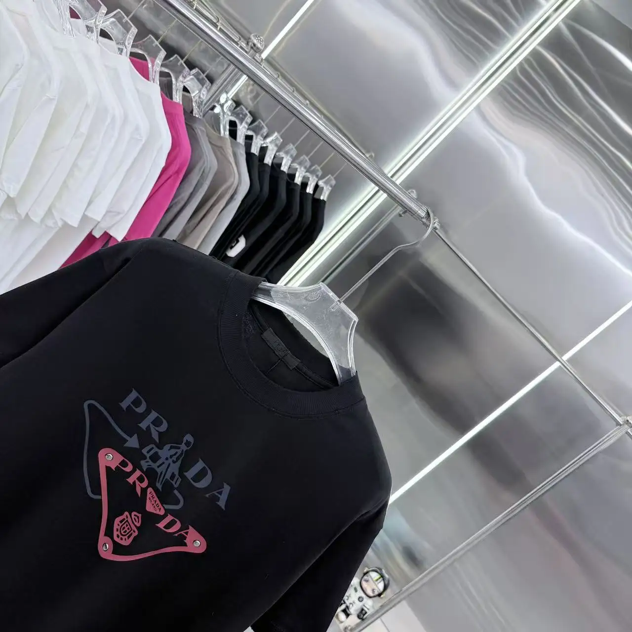 Embellished Logo Graphic T-Shirt D15014365 — view 7