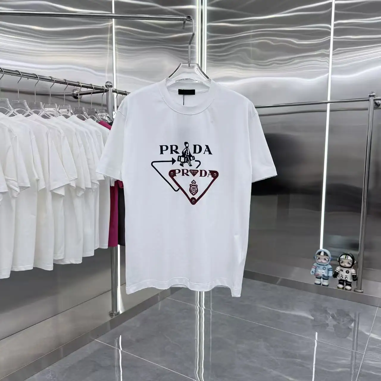 Embellished Graphic Logo T-Shirt D15014366