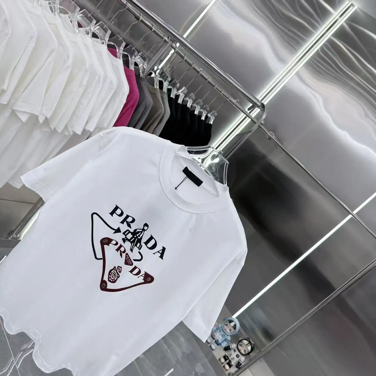 Embellished Graphic Logo T-Shirt D15014366 — view 3