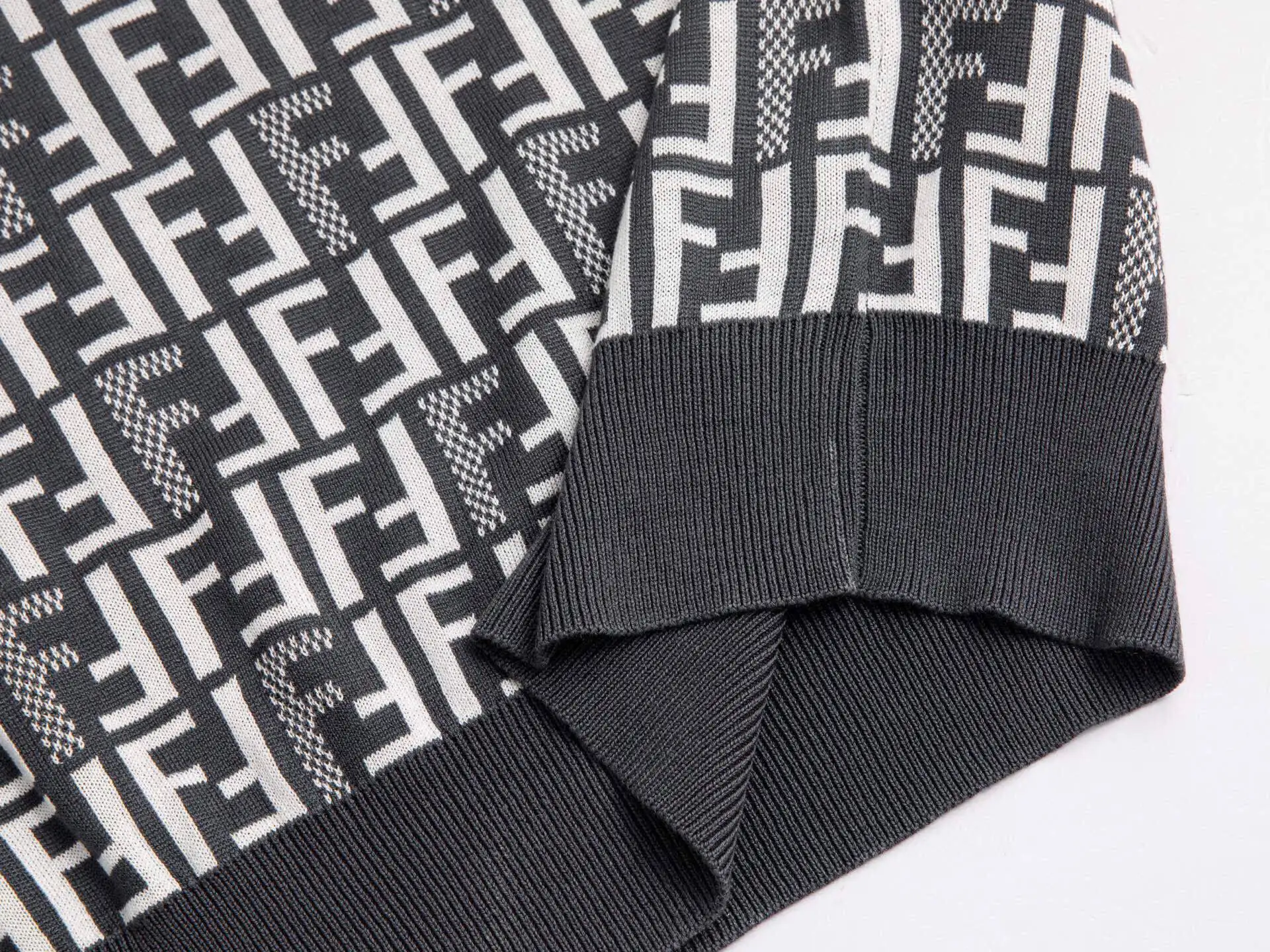 FF Monogram Jacquard Knit T-Shirt D15016515 — view 7