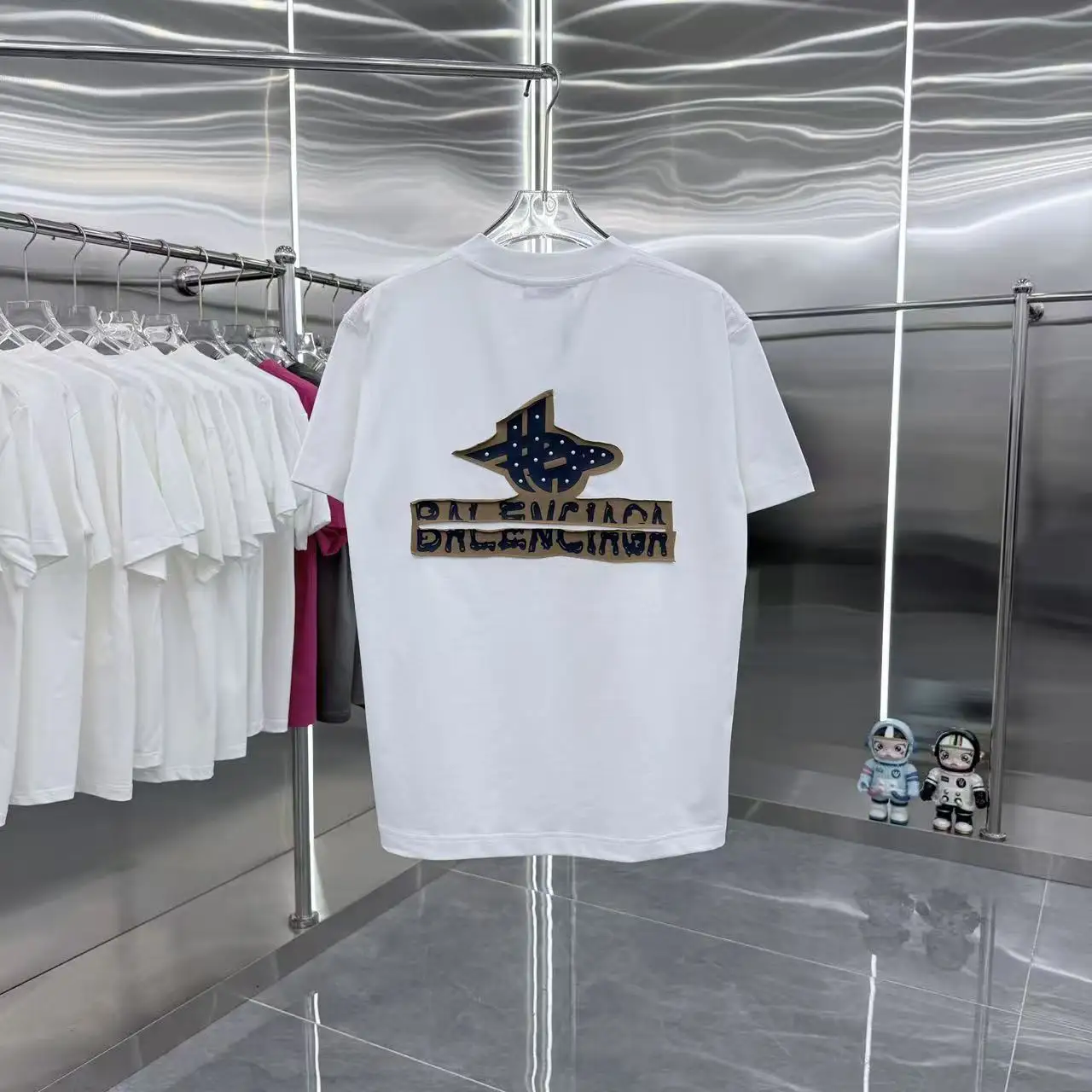 Embellished Logo Patch Cotton T-Shirt D15014364 — view 7