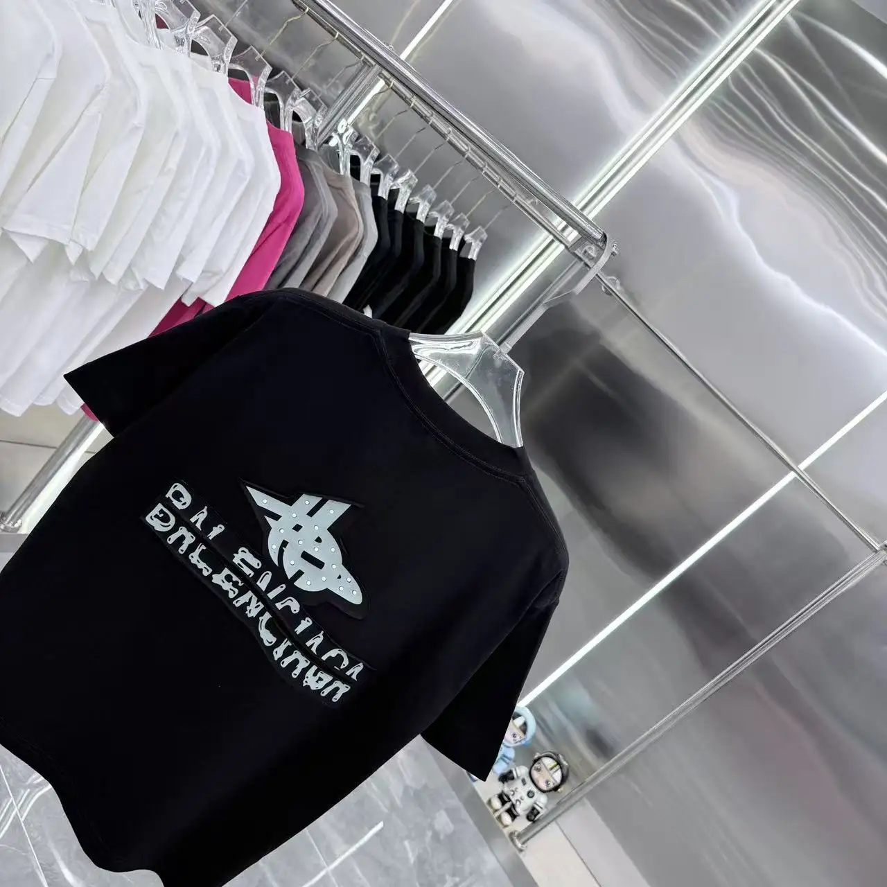 Logo Embellished Oversized T-Shirt D15014361 — view 8