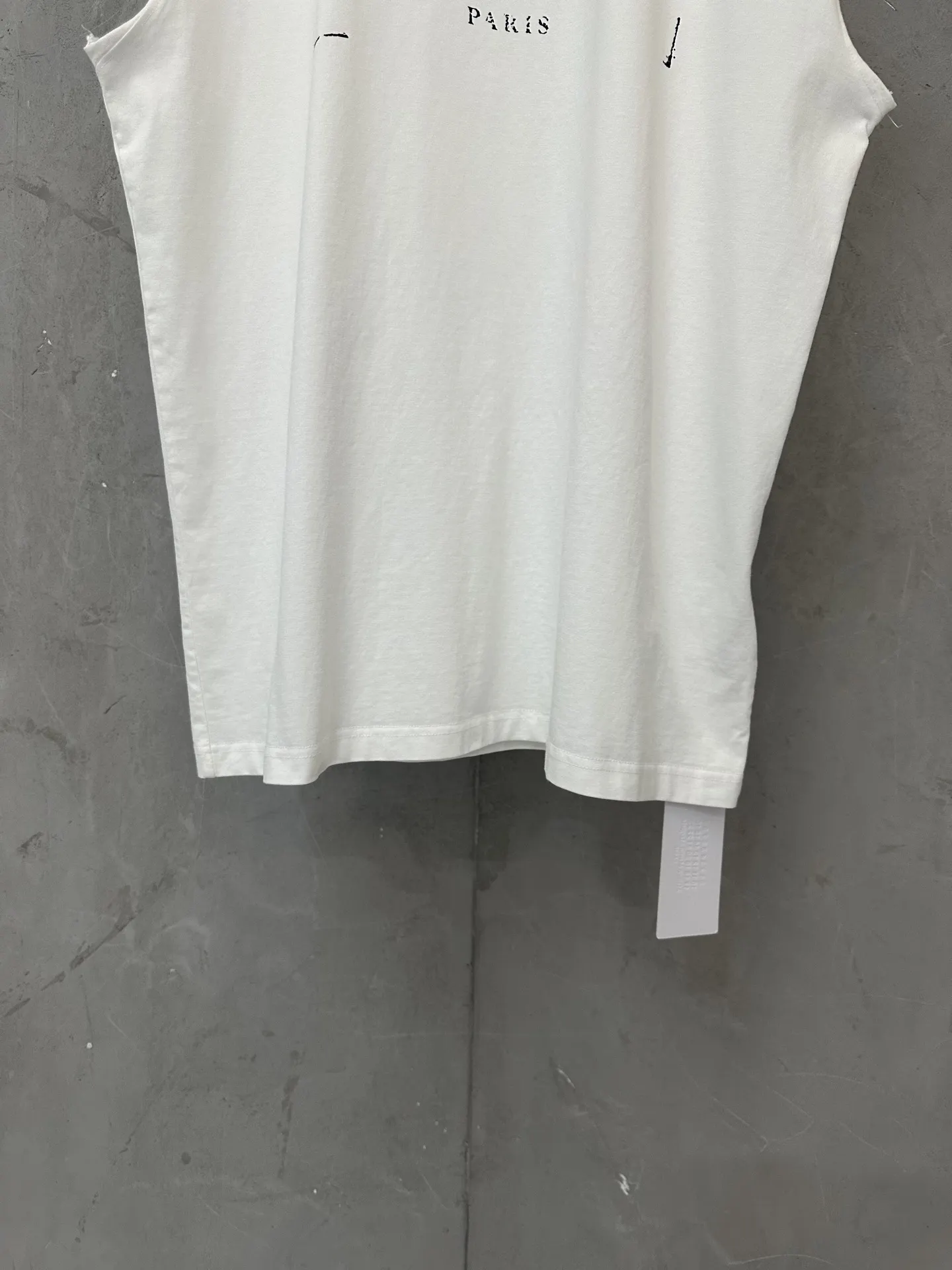 Distressed Logo Print Sleeveless T-Shirt D15011741 — view 4