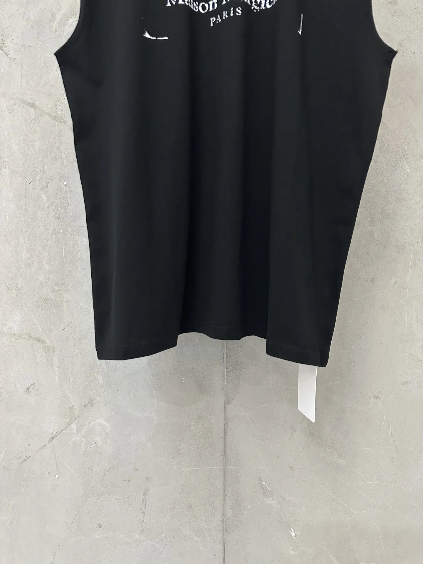 Maison Margiela Distorted Logo Print Sleeveless T-Shirt D16511742 — view 4