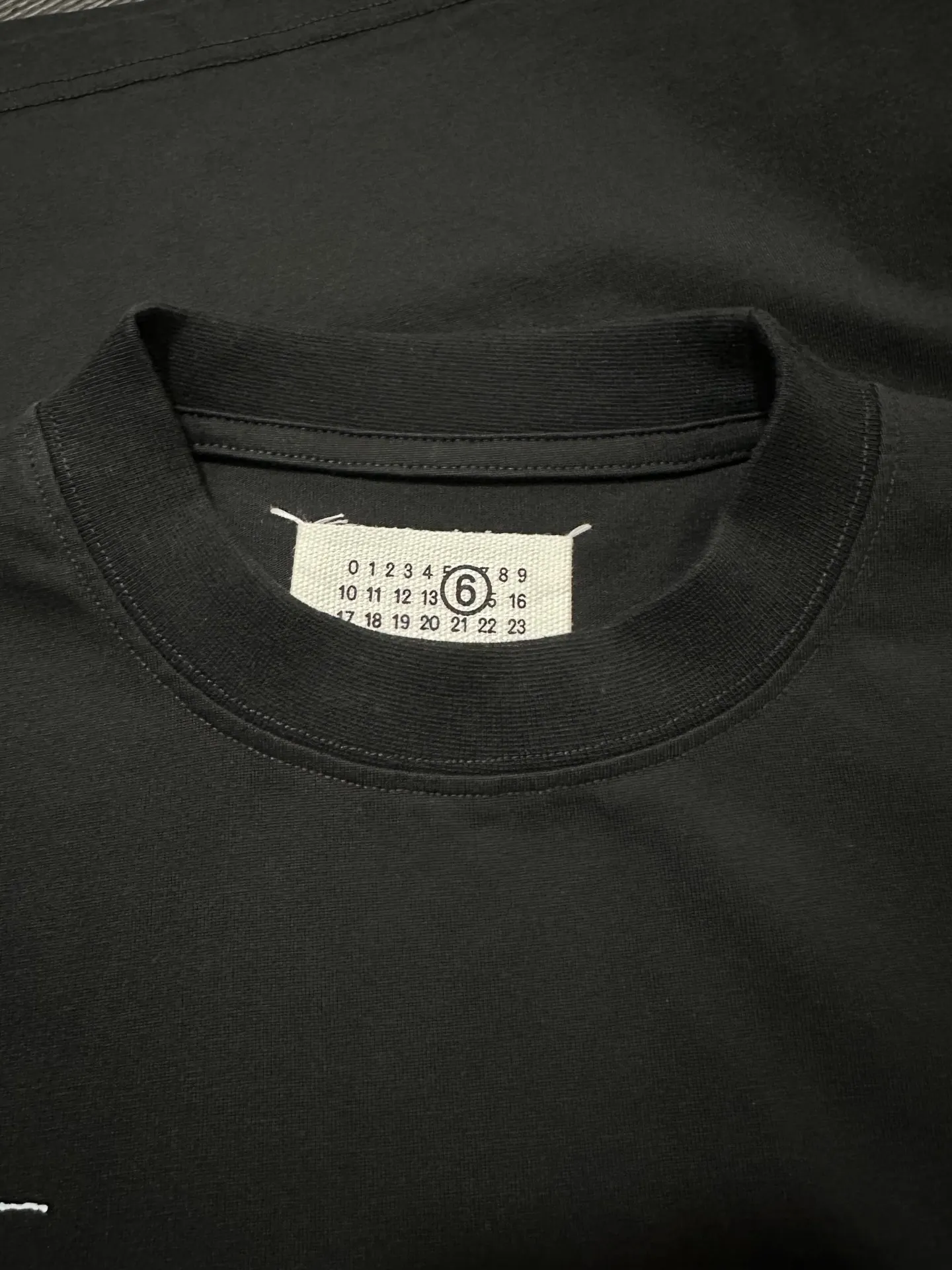 Maison Margiela Distorted Logo Print Sleeveless T-Shirt D16511742 — view 6