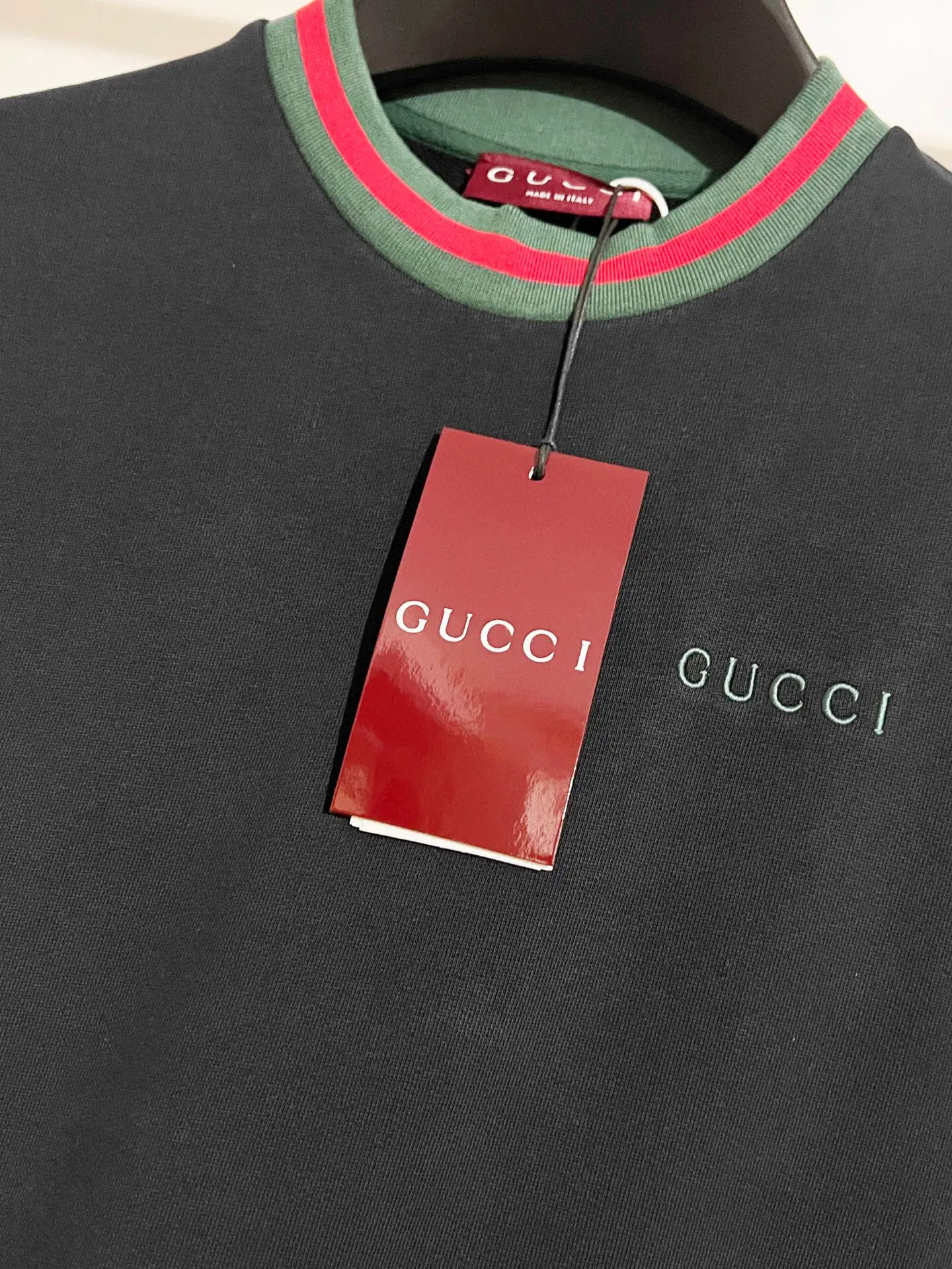 Web-Stripe Trim Logo Sweatshirt D15016445 — view 4