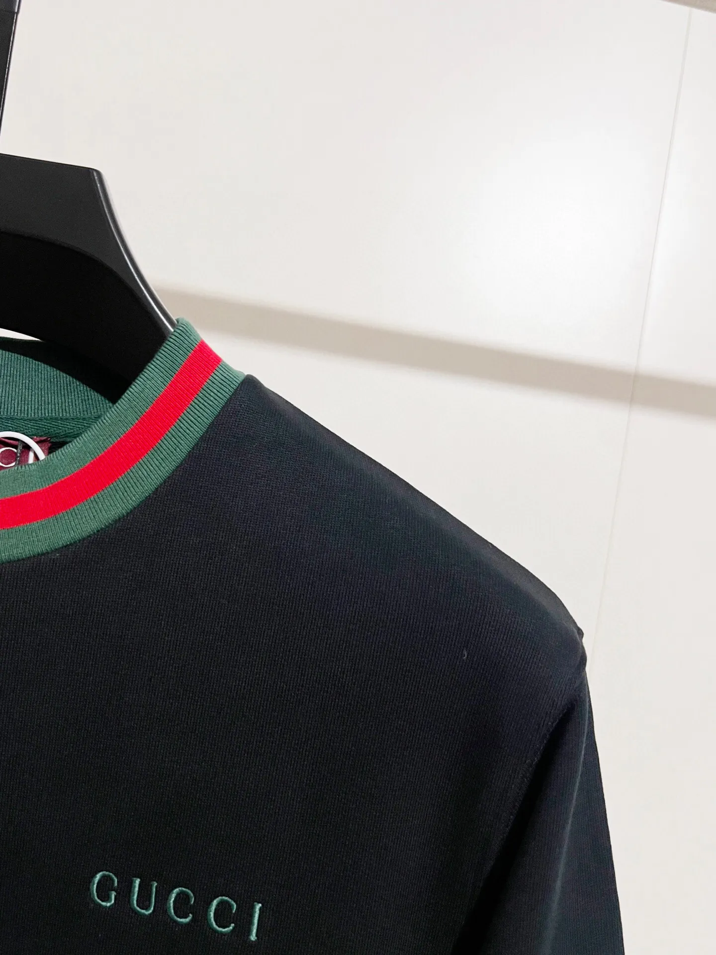 Web-Stripe Trim Logo Sweatshirt D15016445 — view 9