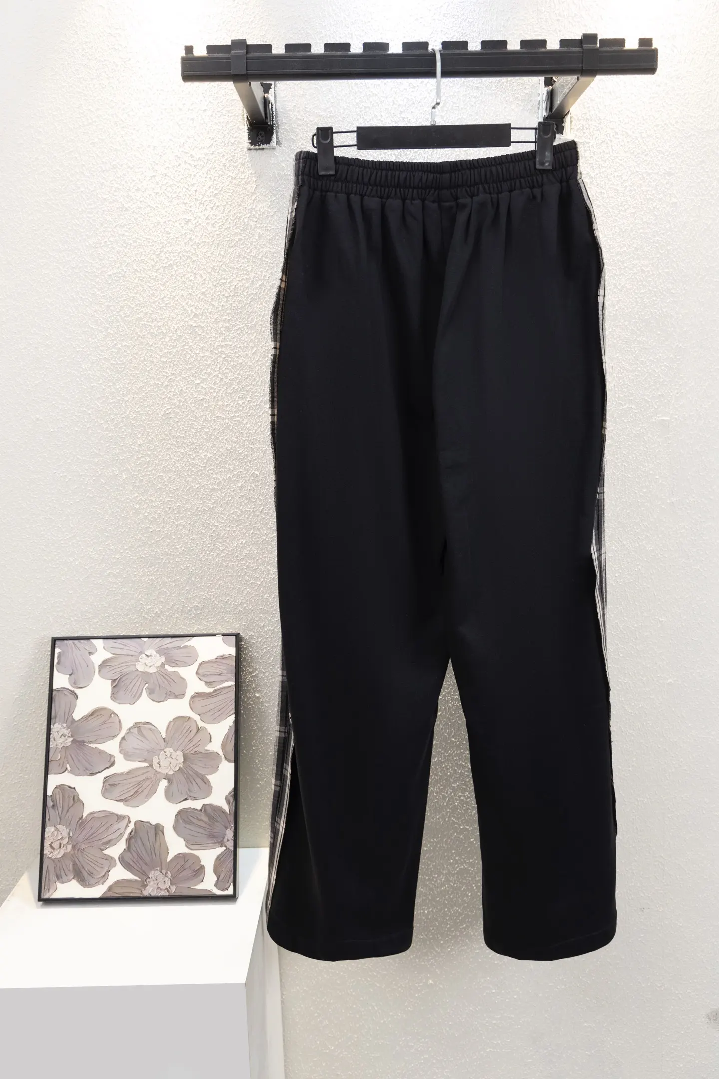 Hybrid Paneled Plaid Trousers D15512647 — view 2