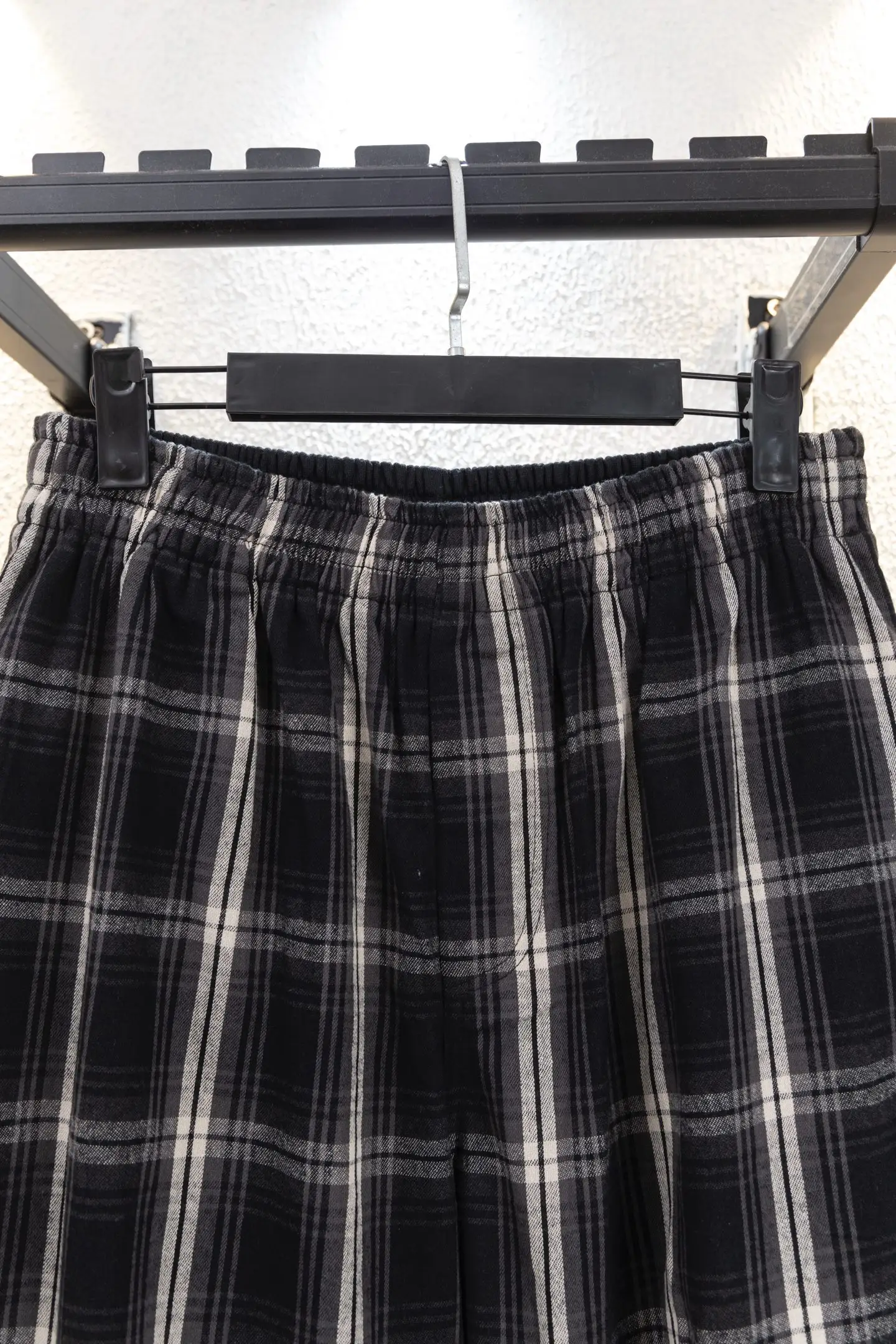 Hybrid Paneled Plaid Trousers D15512647 — view 3