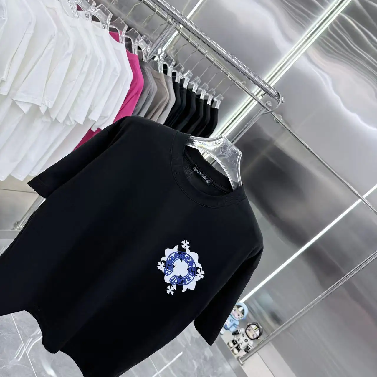 Logo Graphic Distressed Cotton T-Shirt D15514355 — view 3