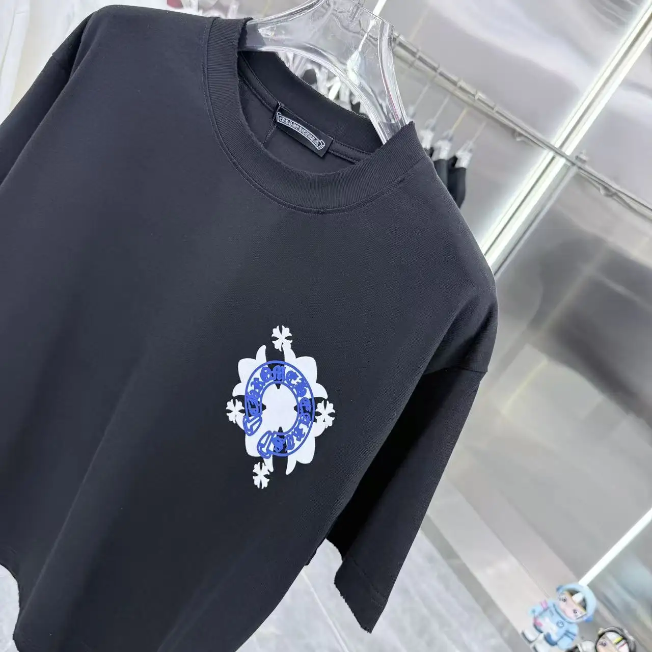 Logo Graphic Distressed Cotton T-Shirt D15514355 — view 4