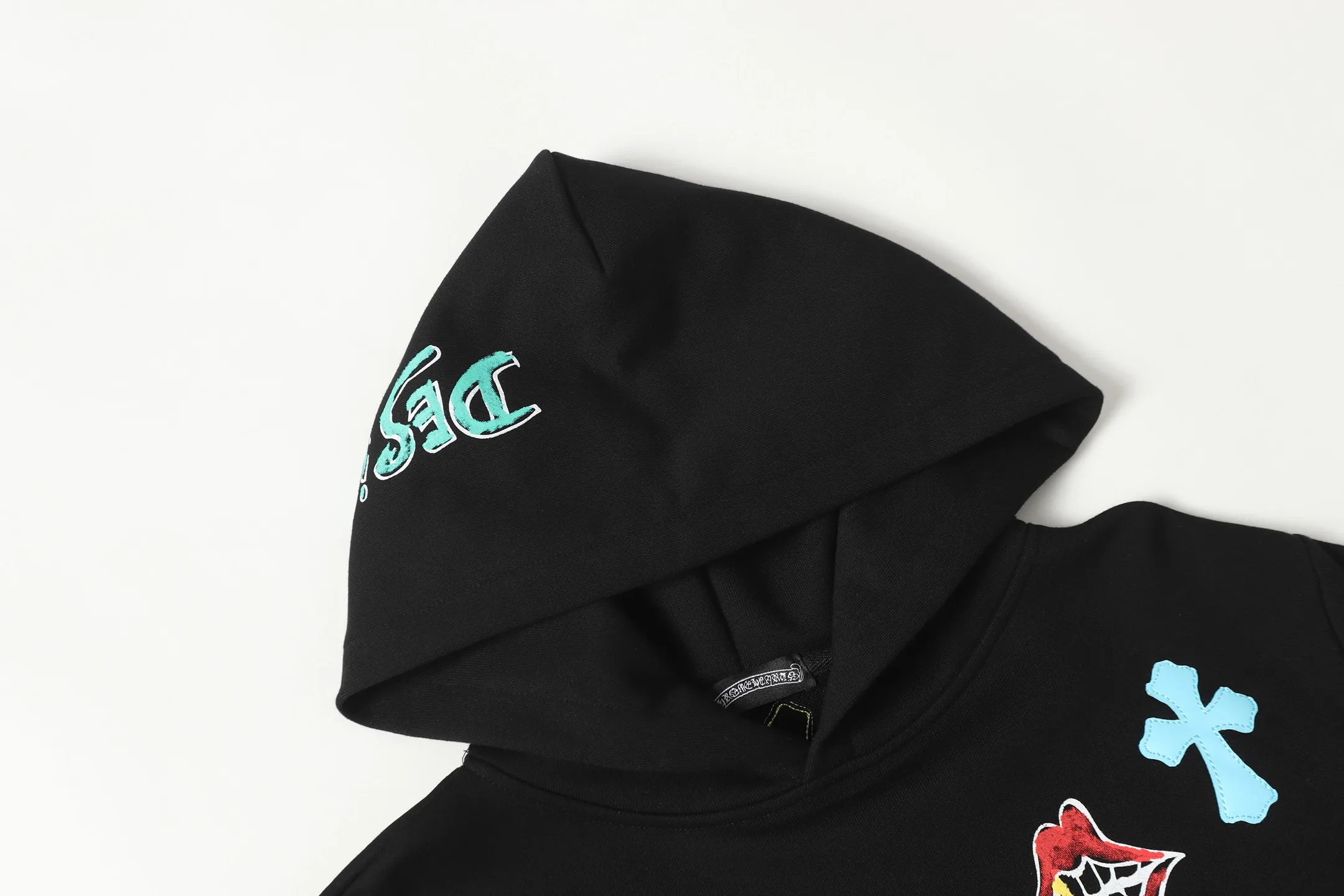 Graffiti Print Cross Patch Hoodie D16013871 — view 4