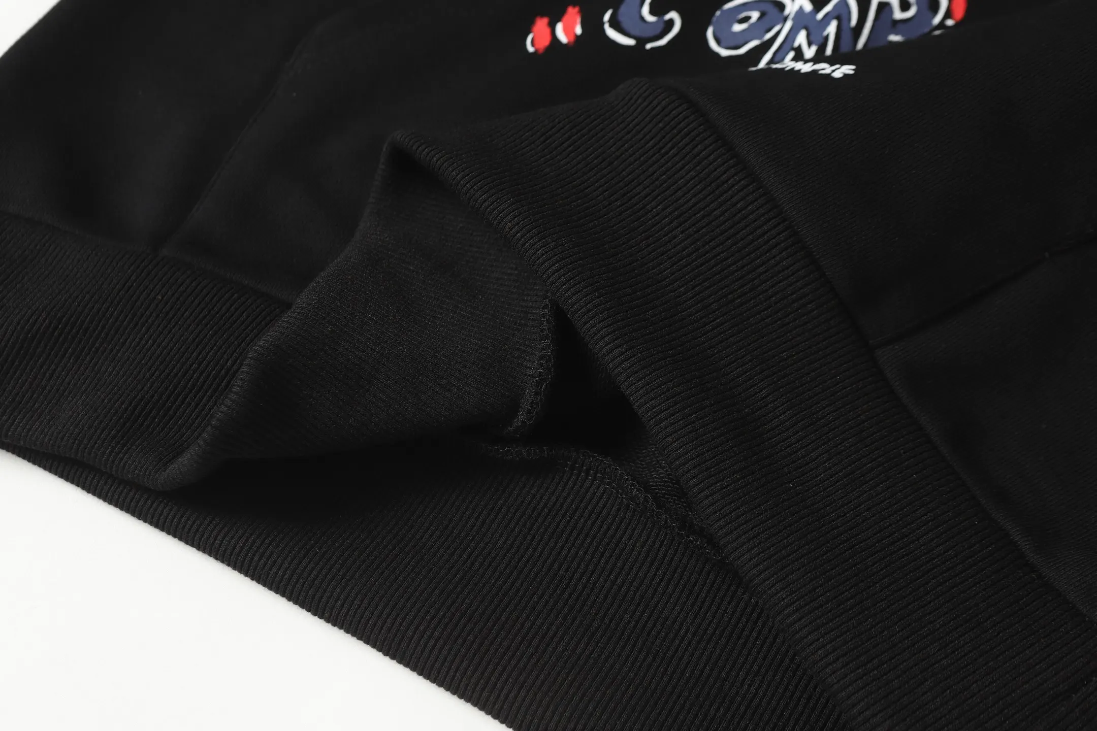 Graffiti Print Cross Patch Hoodie D16013871 — view 8