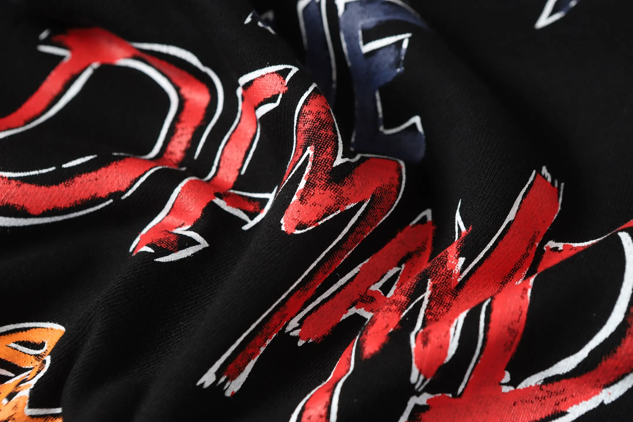 Graffiti Print Cross Patch Hoodie D16013871 — view 12