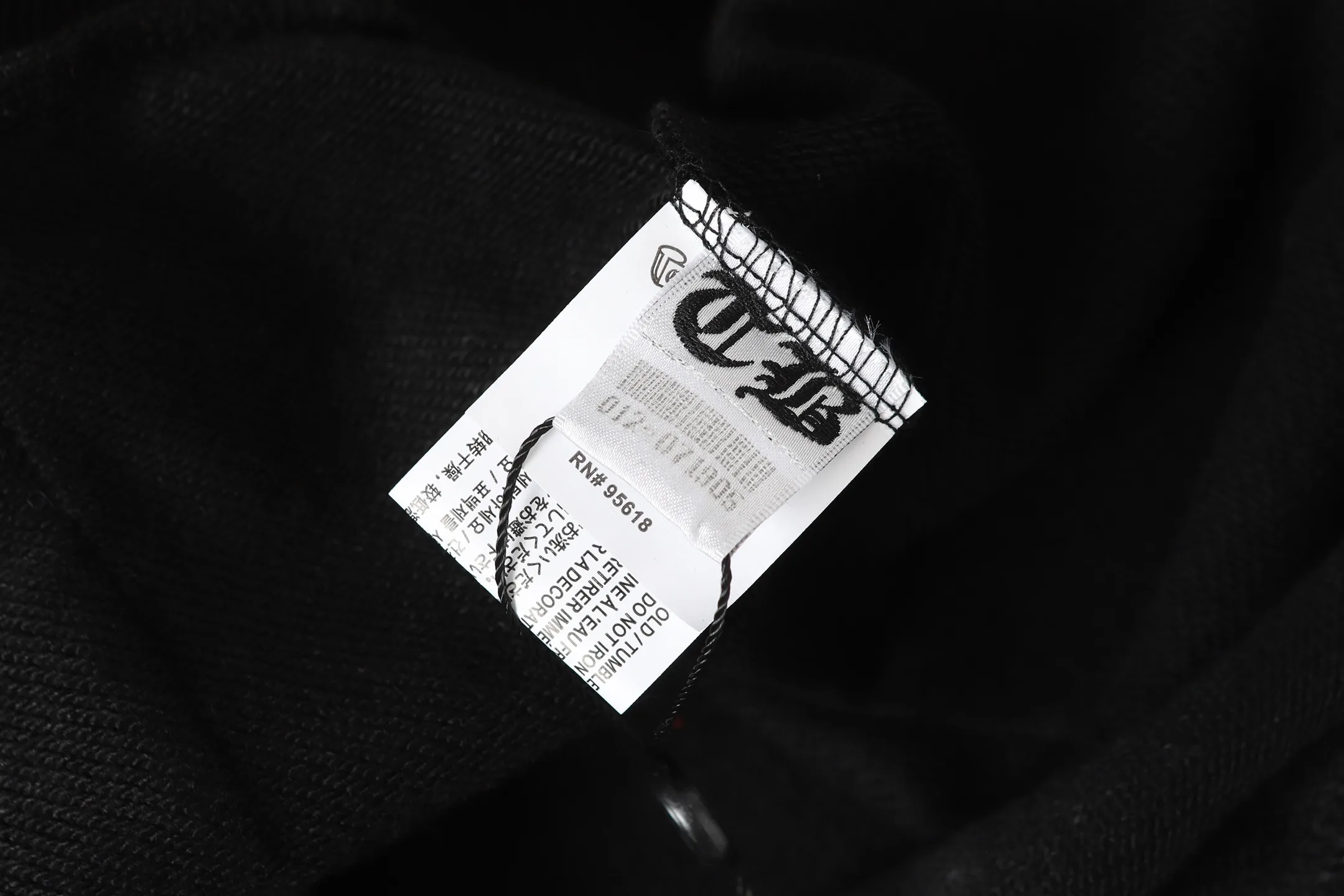Graffiti Print Cross Patch Hoodie D16013871 — view 13