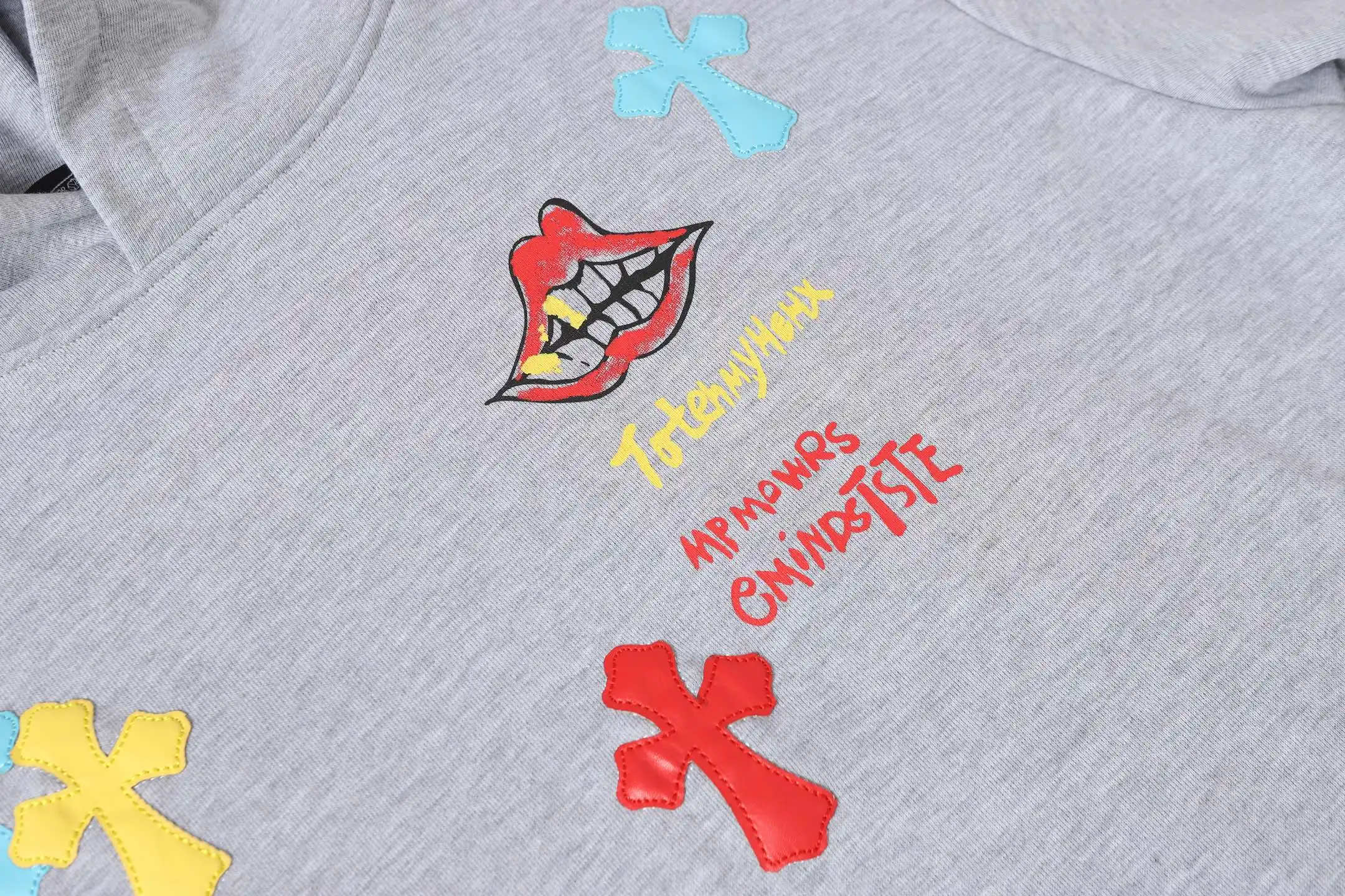 Graffiti Print Cross Patch Hoodie D16013869 — view 6