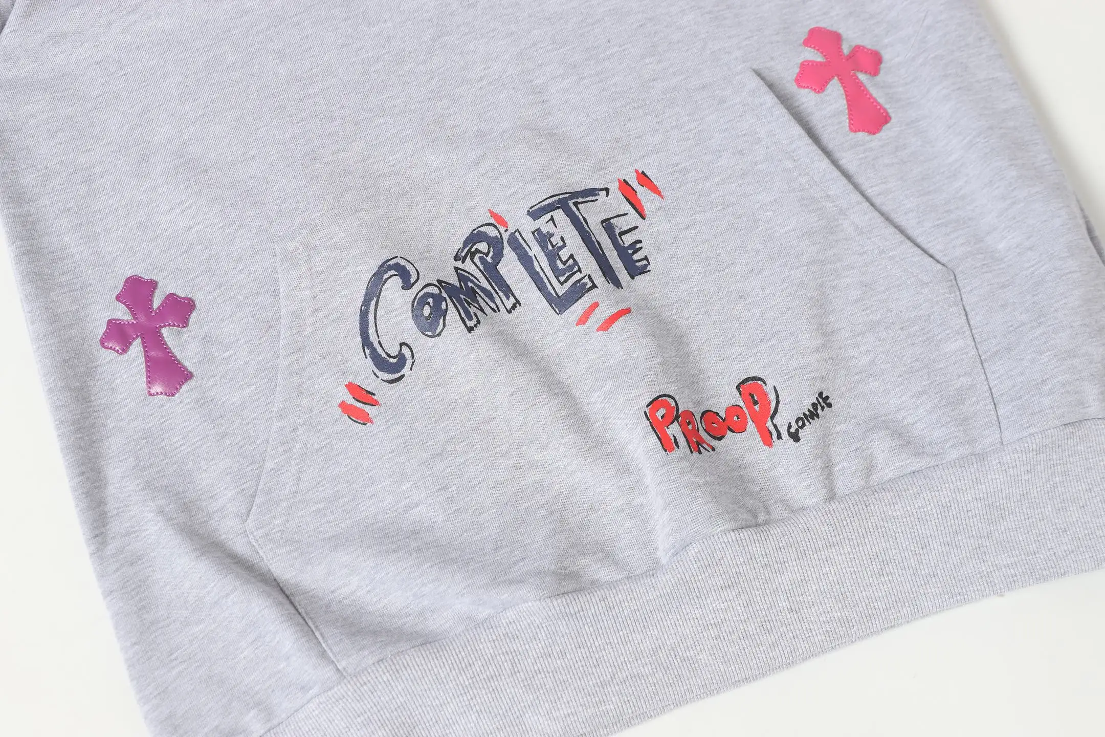 Graffiti Print Cross Patch Hoodie D16013869 — view 7
