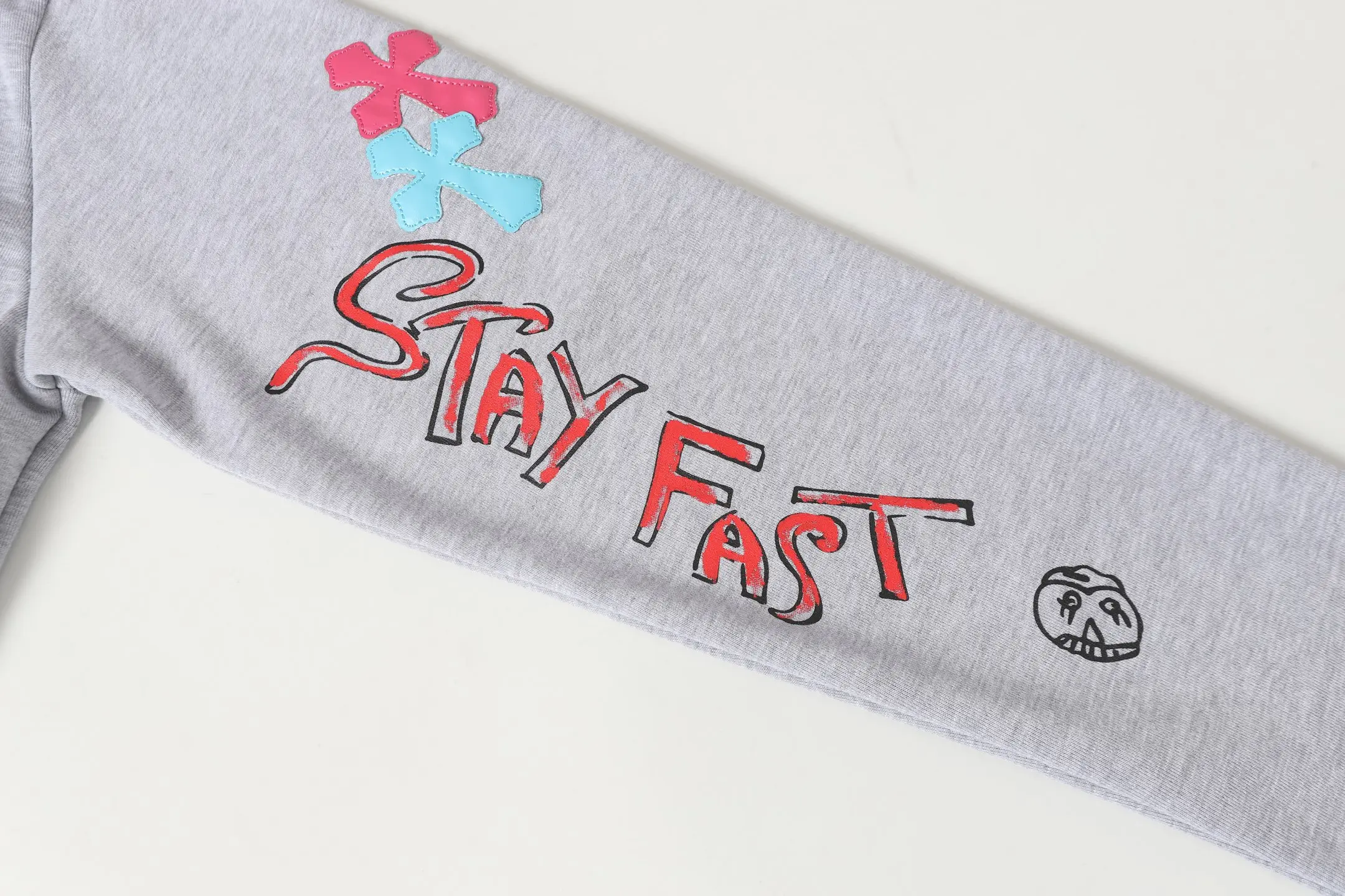 Graffiti Print Cross Patch Hoodie D16013869 — view 9