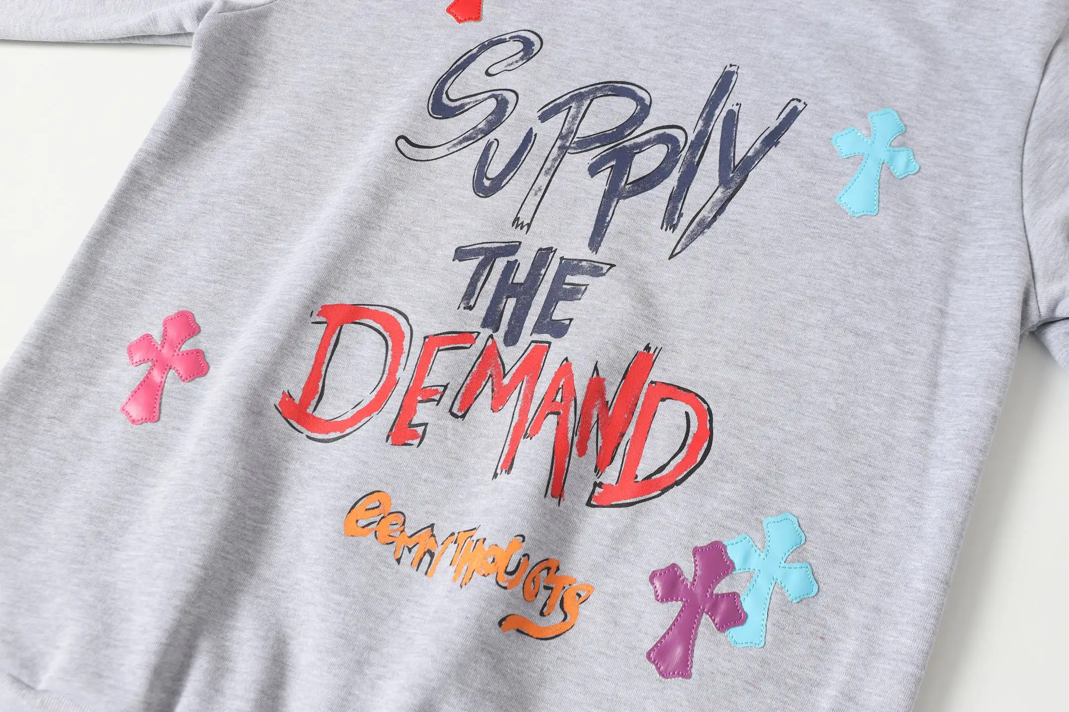 Graffiti Print Cross Patch Hoodie D16013869 — view 10