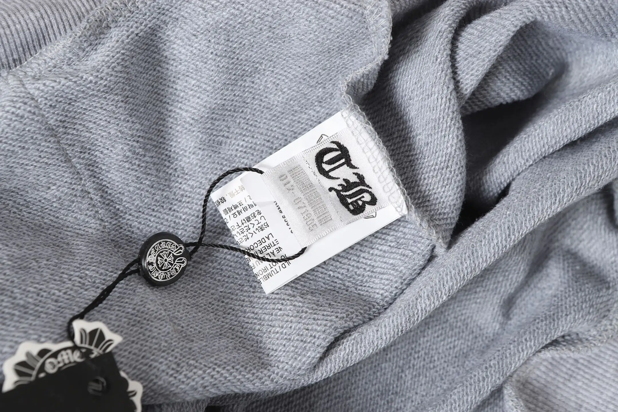 Graffiti Print Cross Patch Hoodie D16013869 — view 12