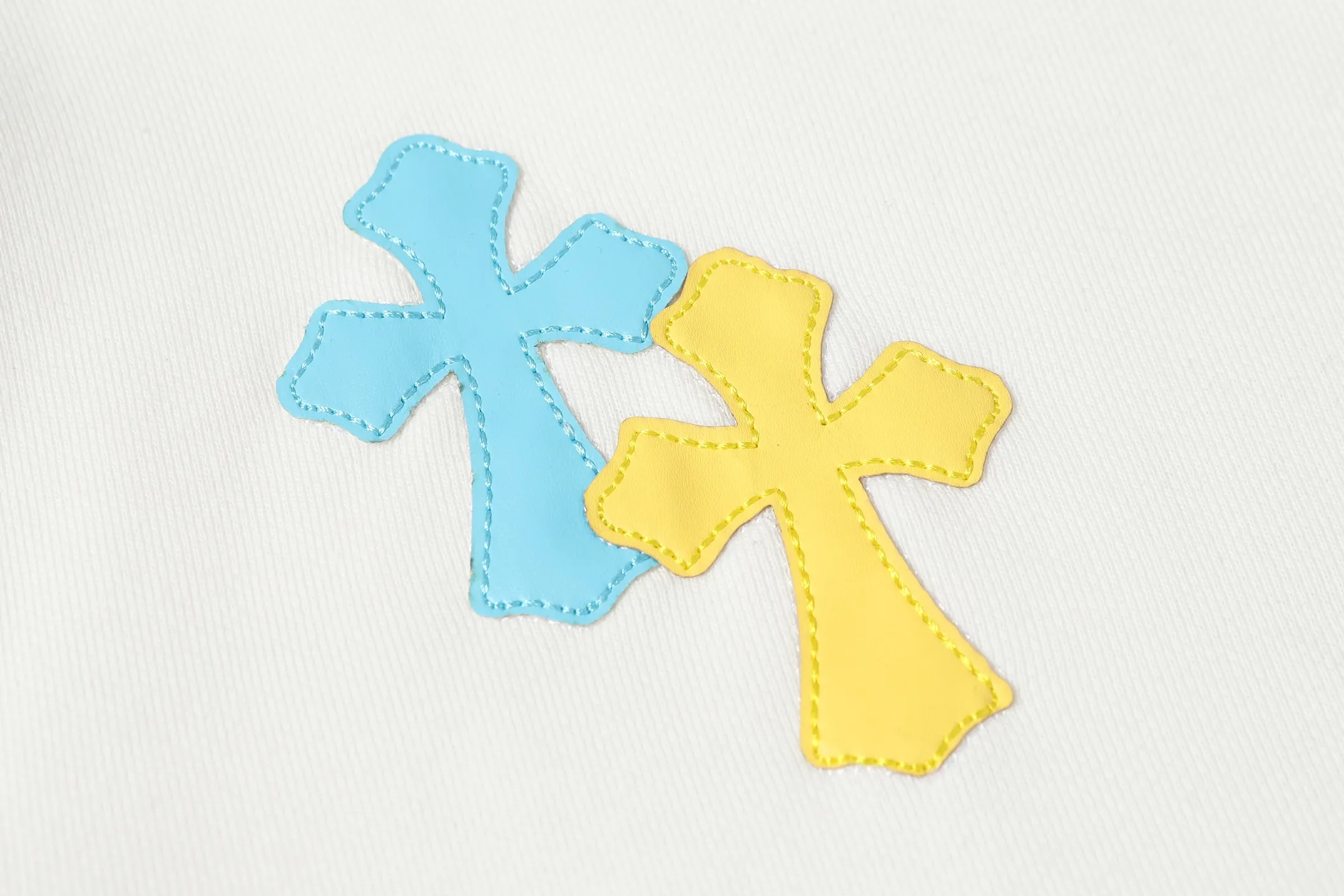 Graffiti Print Cross Patch Hoodie D16013870 — view 13