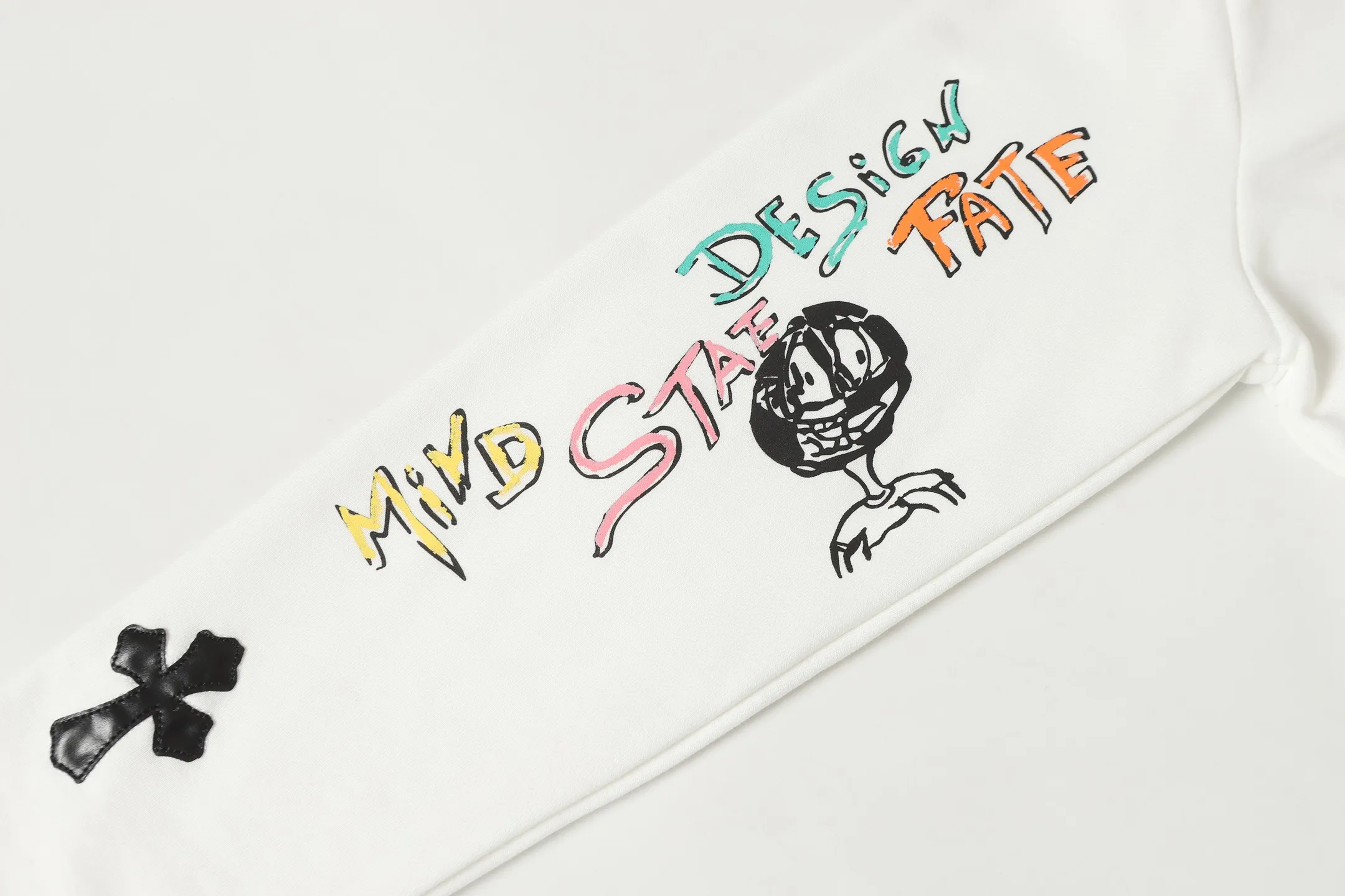 Graffiti Print Cross Patch Hoodie D16013870 — view 14