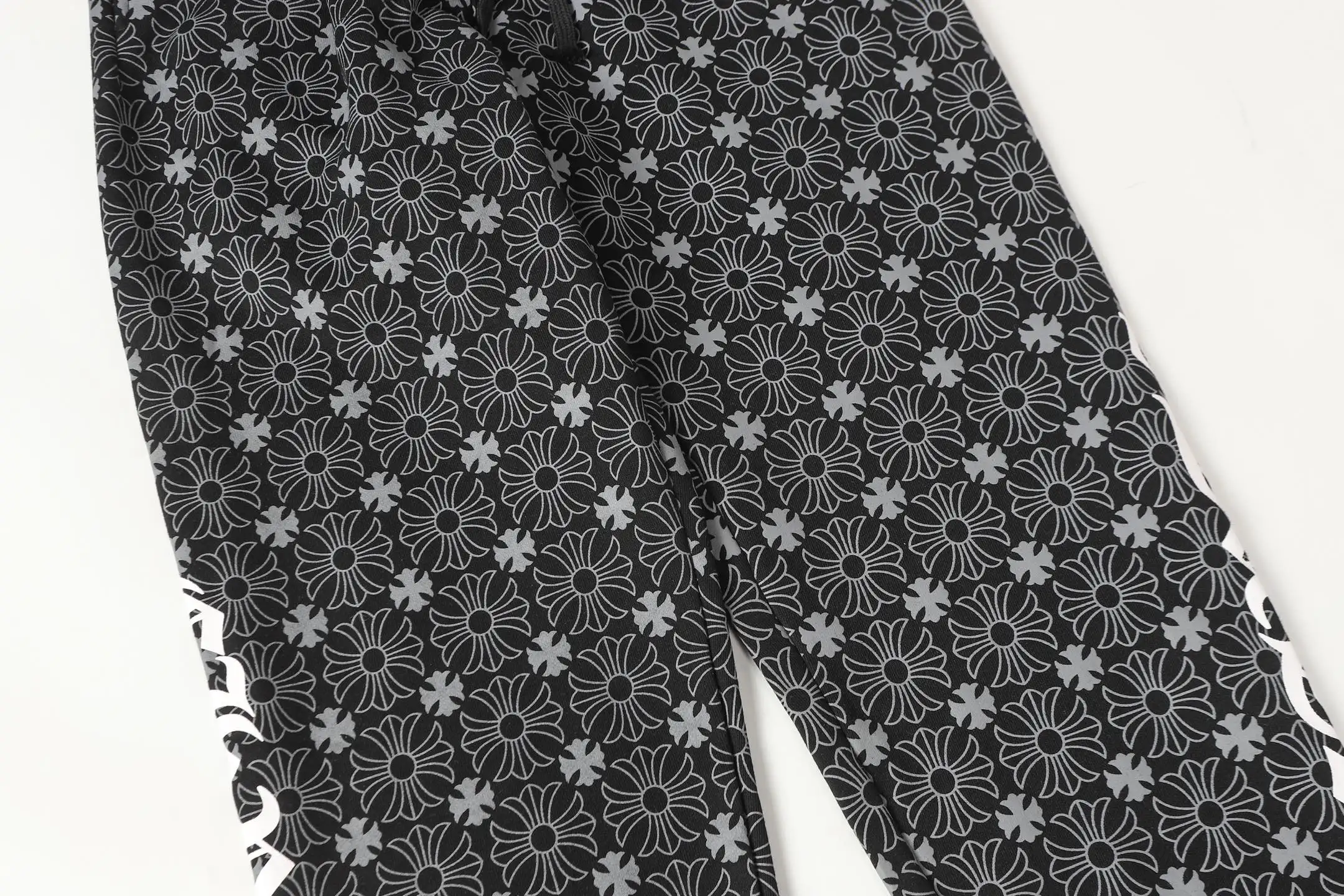Monogram Print Fleece Sweatpants D16013997 — view 12