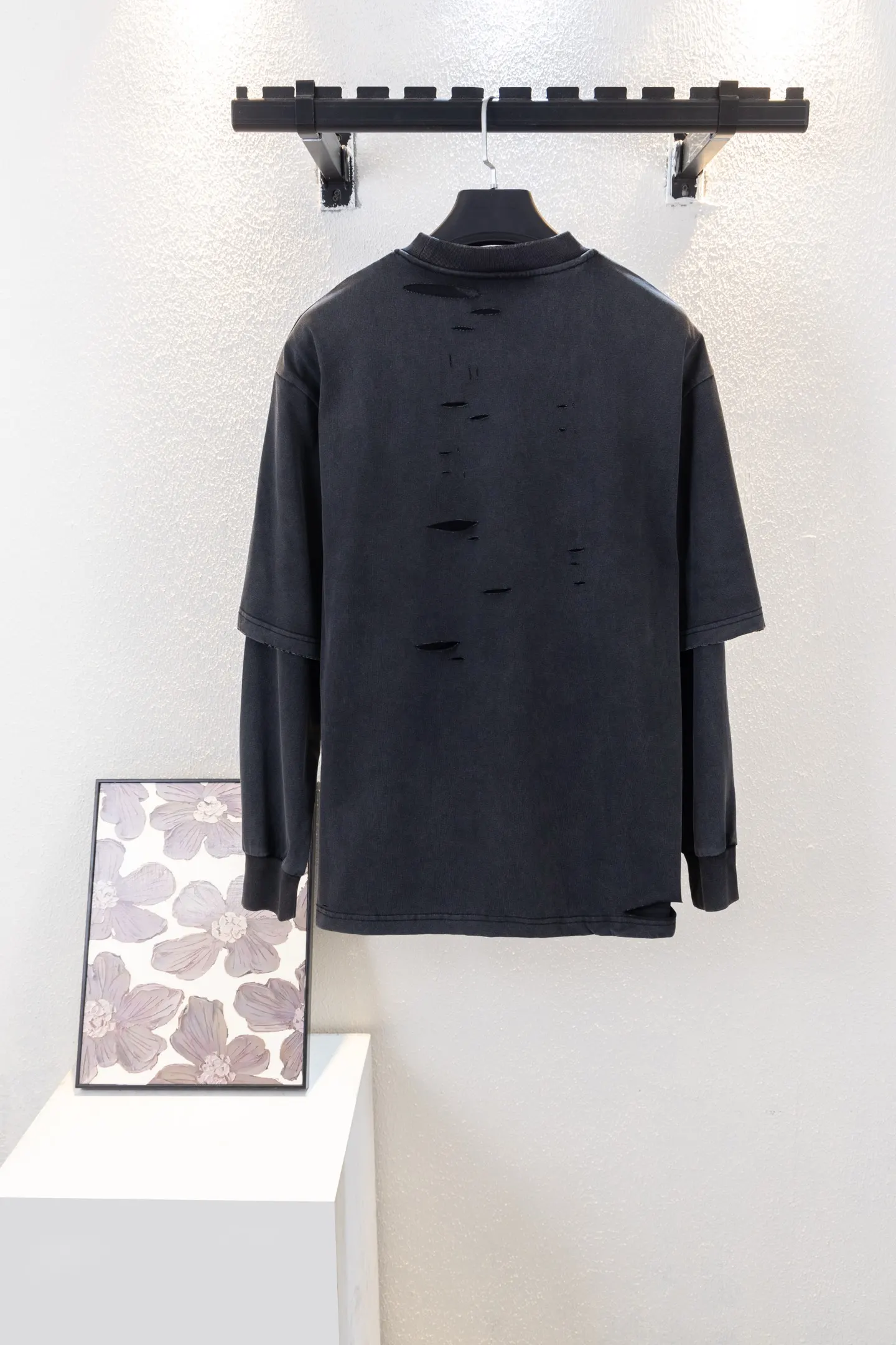 Distressed Double-Layer Long-Sleeve T-Shirt D16012674 — view 2