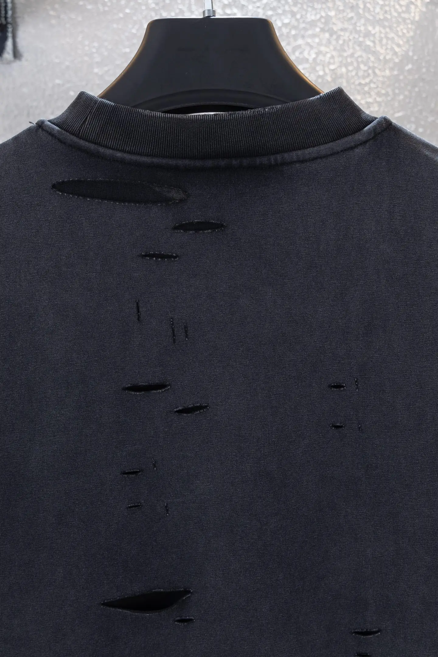 Distressed Double-Layer Long-Sleeve T-Shirt D16012674 — view 4
