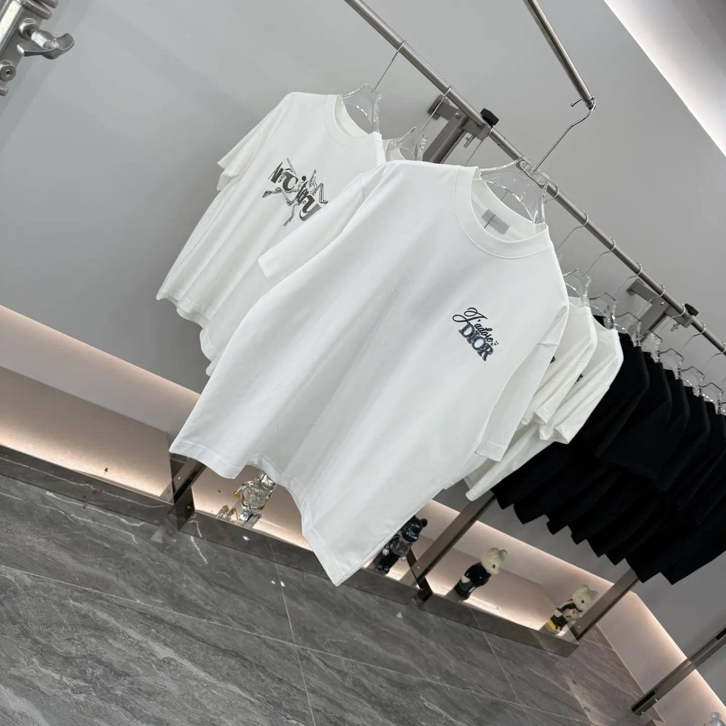 J'adore Dior Logo Embroidered Cotton T-Shirt D16014283 — view 2