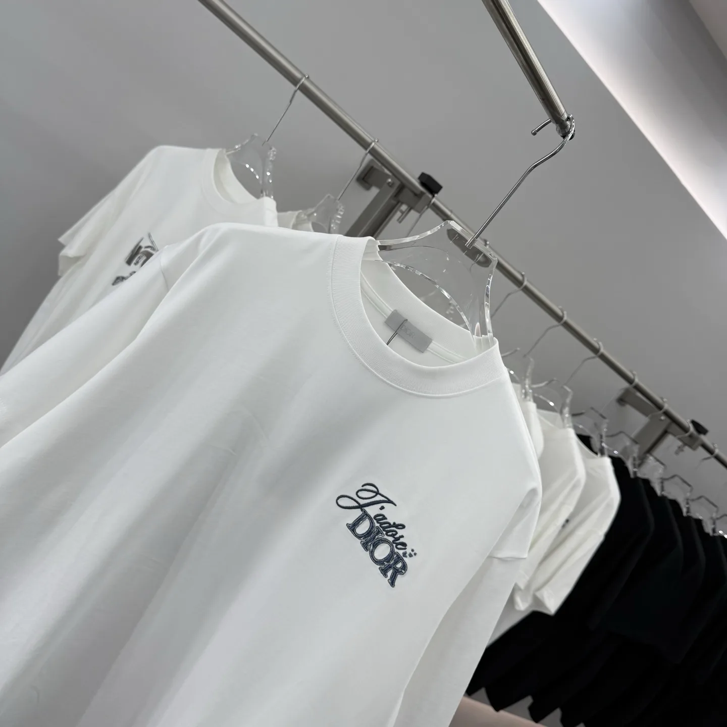 J'adore Dior Logo Embroidered Cotton T-Shirt D16014283 — view 3