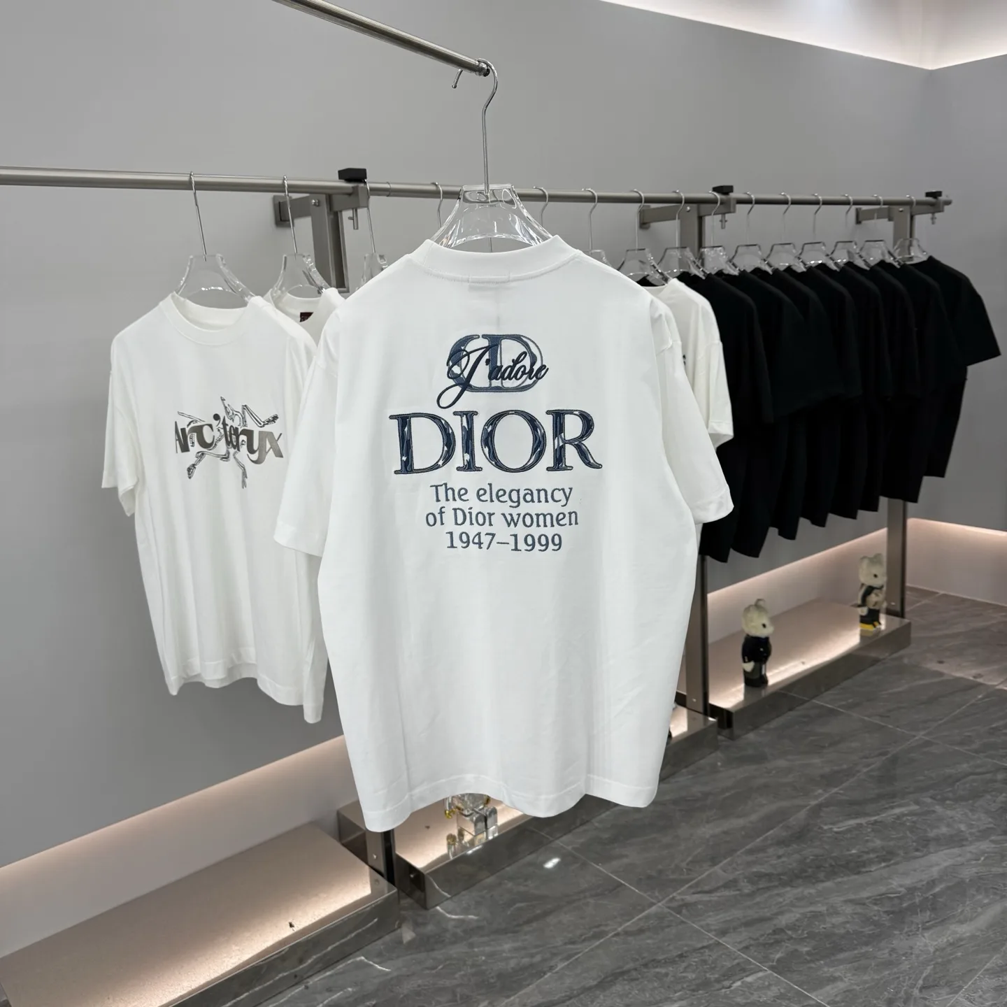 J'adore Dior Logo Embroidered Cotton T-Shirt D16014283 — view 7