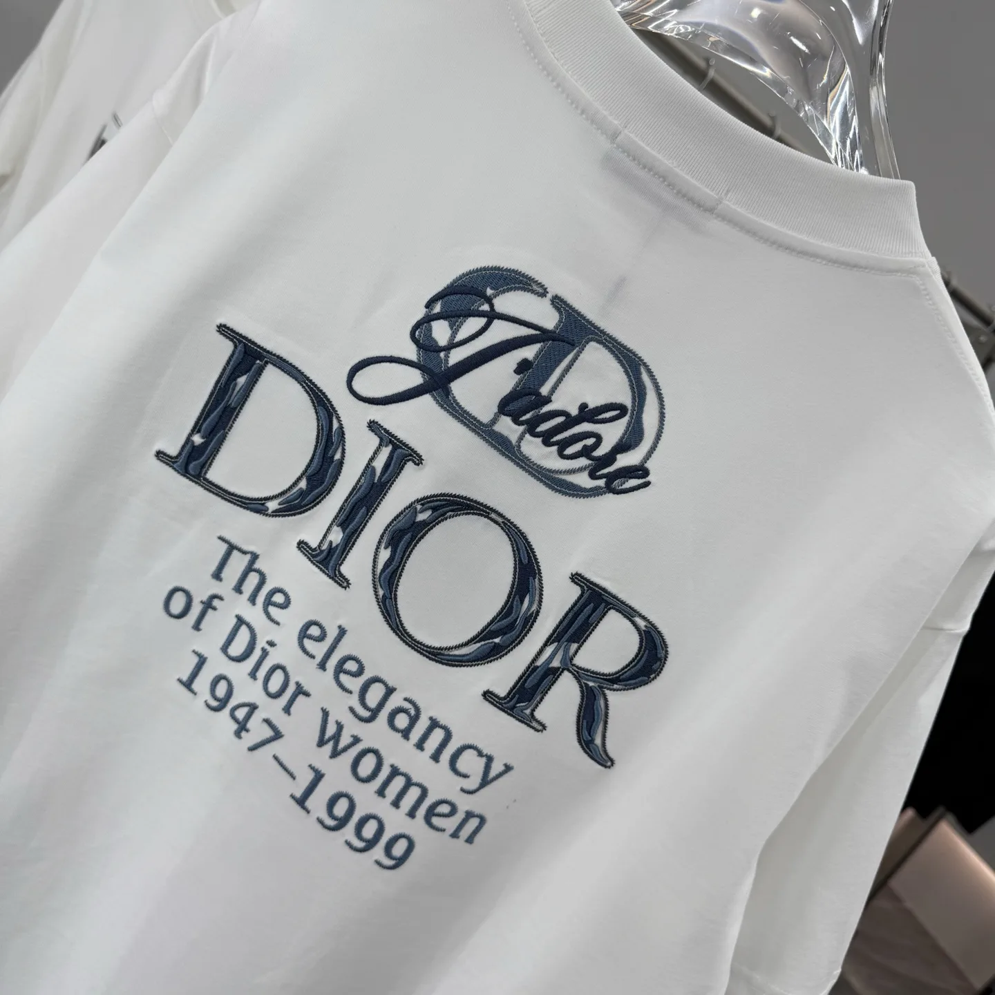 J'adore Dior Logo Embroidered Cotton T-Shirt D16014283 — view 8