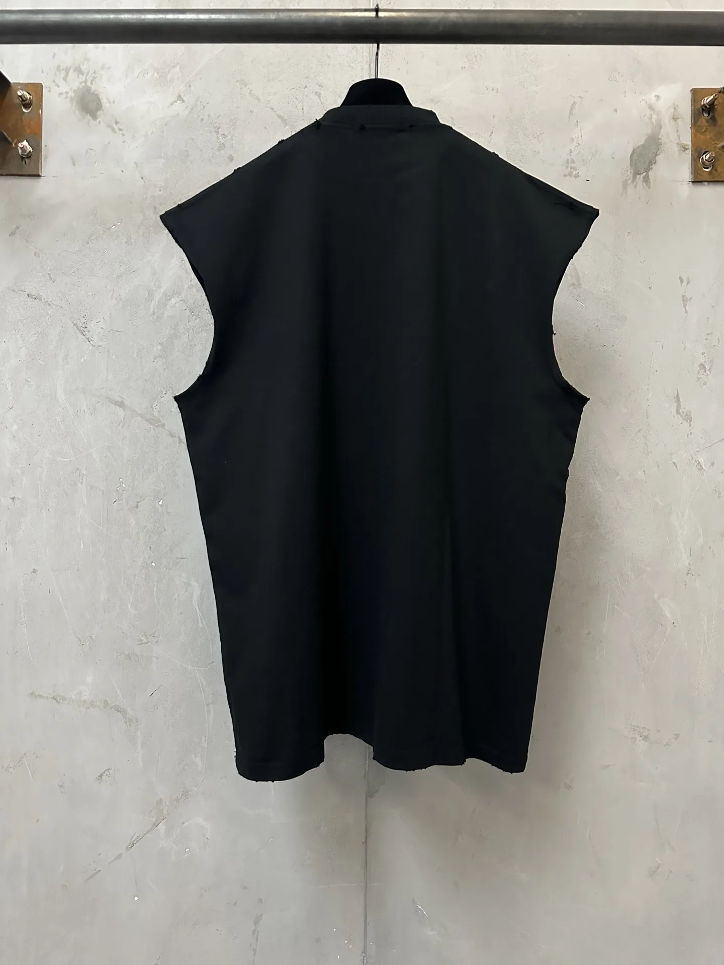MM6 Logo Print Sleeveless T-Shirt D16011593 — view 2
